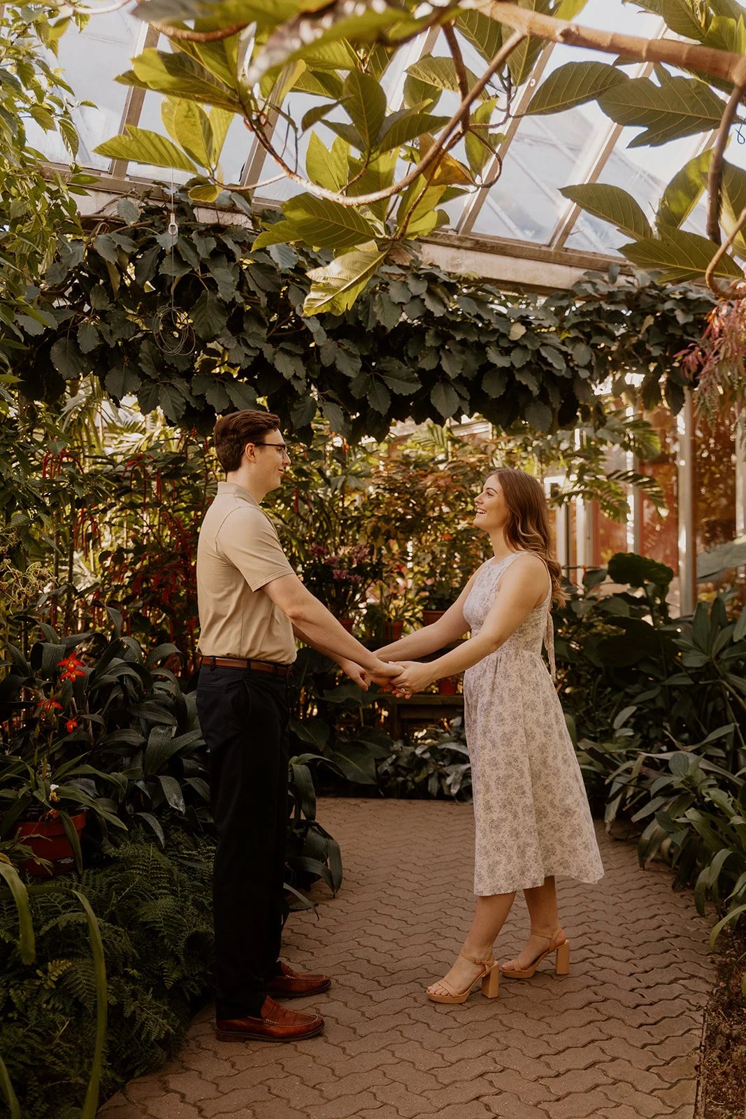 chicago-botanic-garden-engagement-photos-nikki-kate-photography- (1).jpg