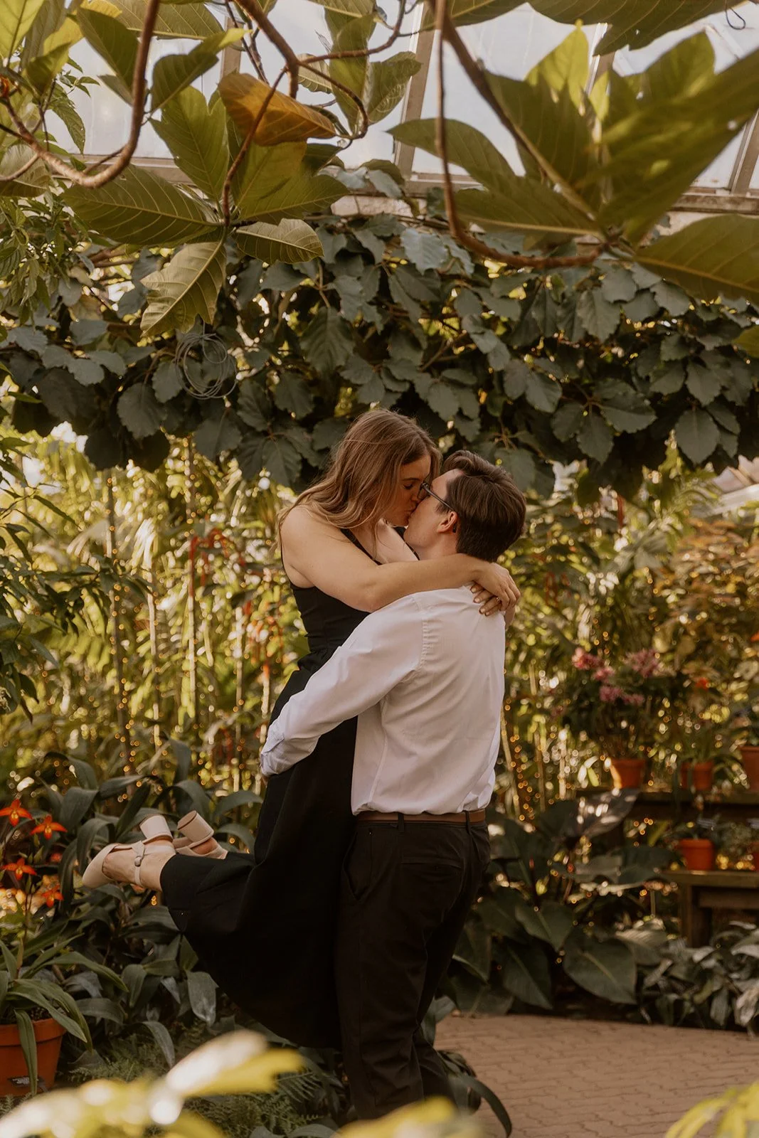 chicago-botanic-garden-engagement-photos-nikki-kate-photography- (15).jpg