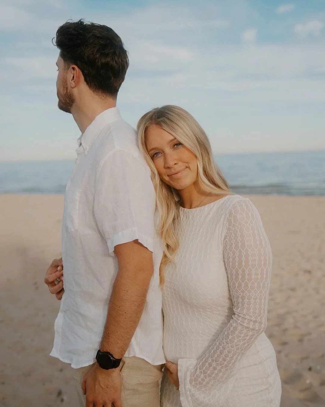 A sweet beach session with Kristin and Matt, celebrating the newest chapter they&rsquo;re about to step into &mdash; parenthood 🥹🫶

photographed by Leticia #nikkikateassociateteam&nbsp;

#chicagofamilyphotographer #chicagophotographer #maternitypho