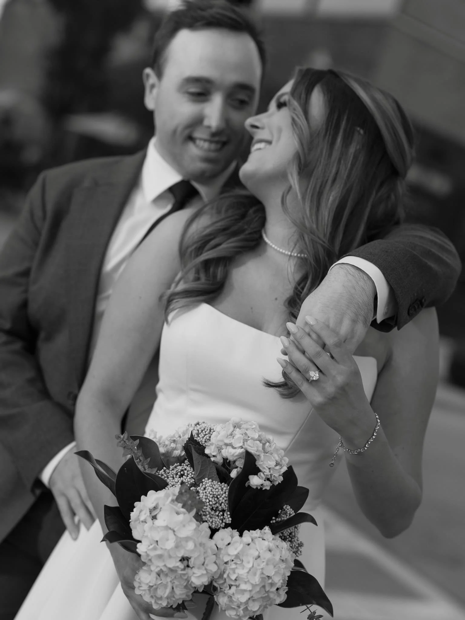 Maddie and Jack wanted a smaller celebration that felt intentional and heartfelt. ✨ Their wedding day at @theelmlagrange was just that 🤍 Their family gathered around them as they said their vows and became husband and wife 🥹 it was perfect 

#chica