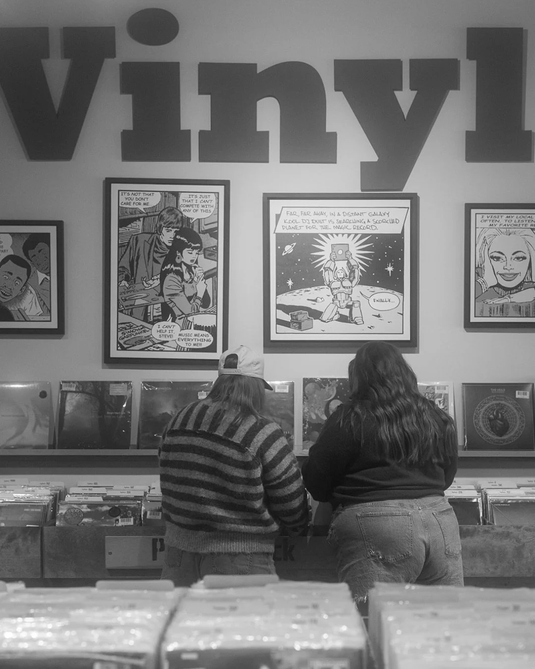 An evening with Amanda and Jessica at the record shop 🎶 It&rsquo;s one of their favorite ways to spend time together: getting lost in the stacks, pulling out albums, showing each other what they found. So a month before their wedding, that&rsquo;s e