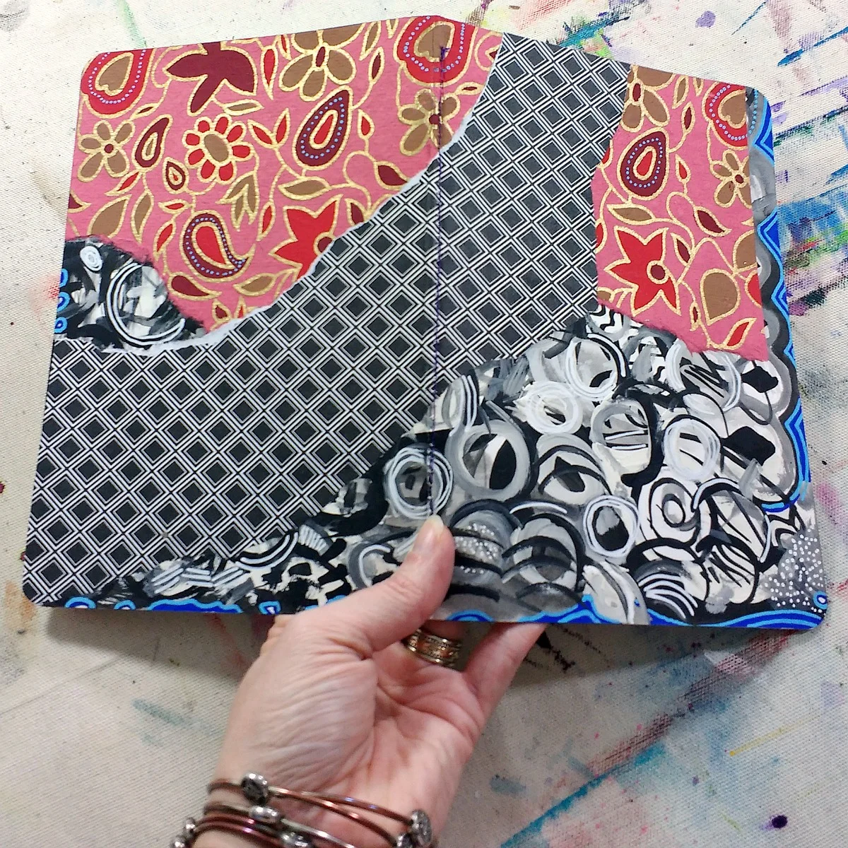 My DIY mixed-media Monthly Planner for 2018 - with video about my traveler's notebook, bullet journaling and making your own monthly calendar