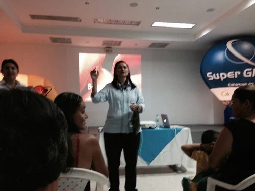 Dr. AnaMaria Rivera - Felicidad.jpeg