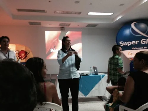 Dr. AnaMaria Rivera - Felicidad.jpeg
