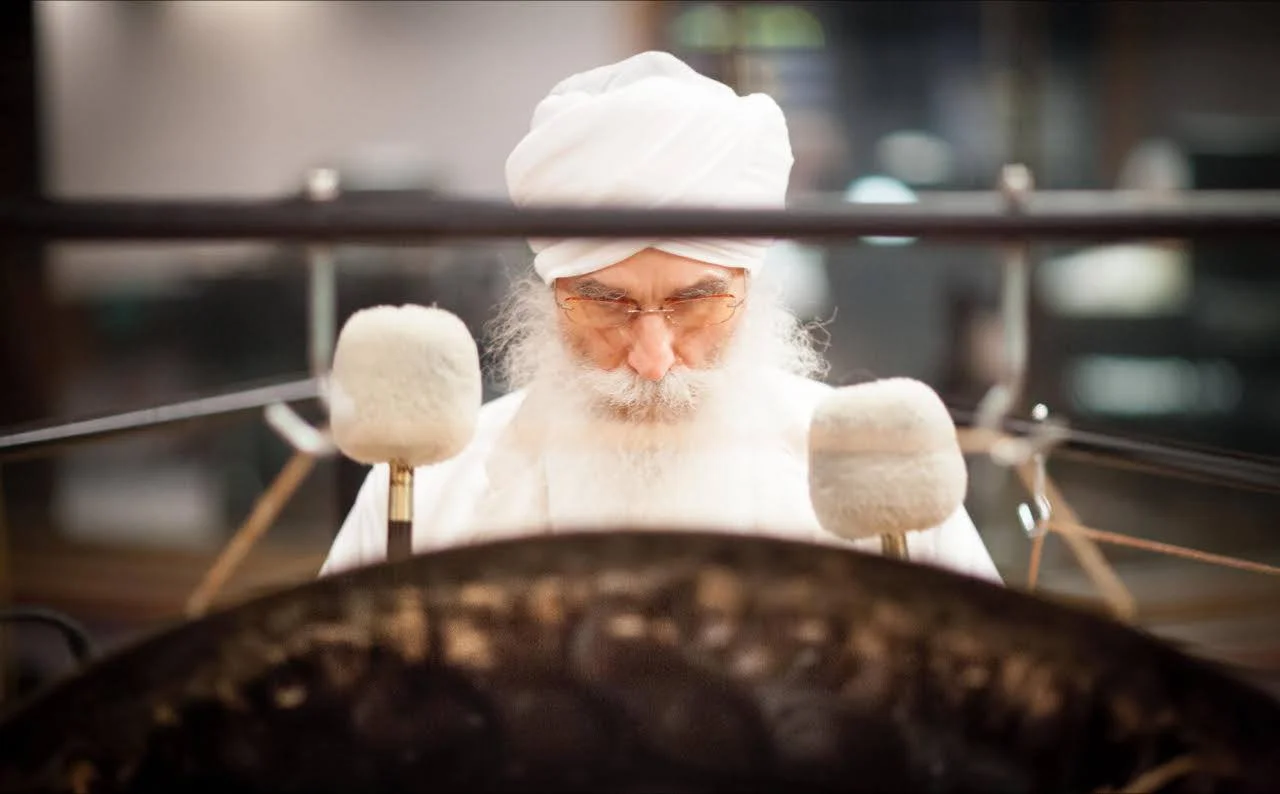 Harijiwan playing gong.jpg