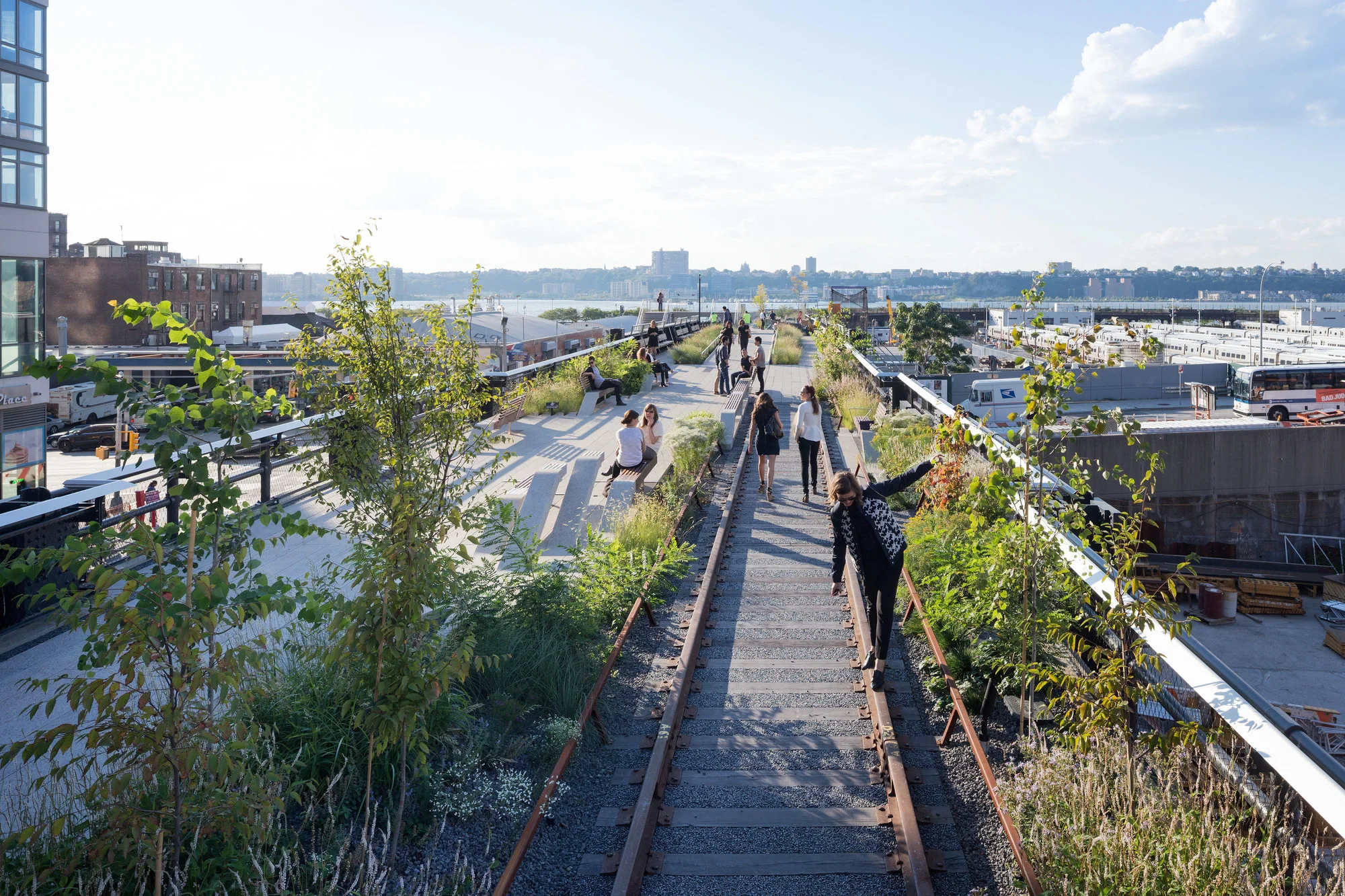 1407_High_Line_At_The_Rail_Yards___Photo_By_Iwan_Baan.jpg