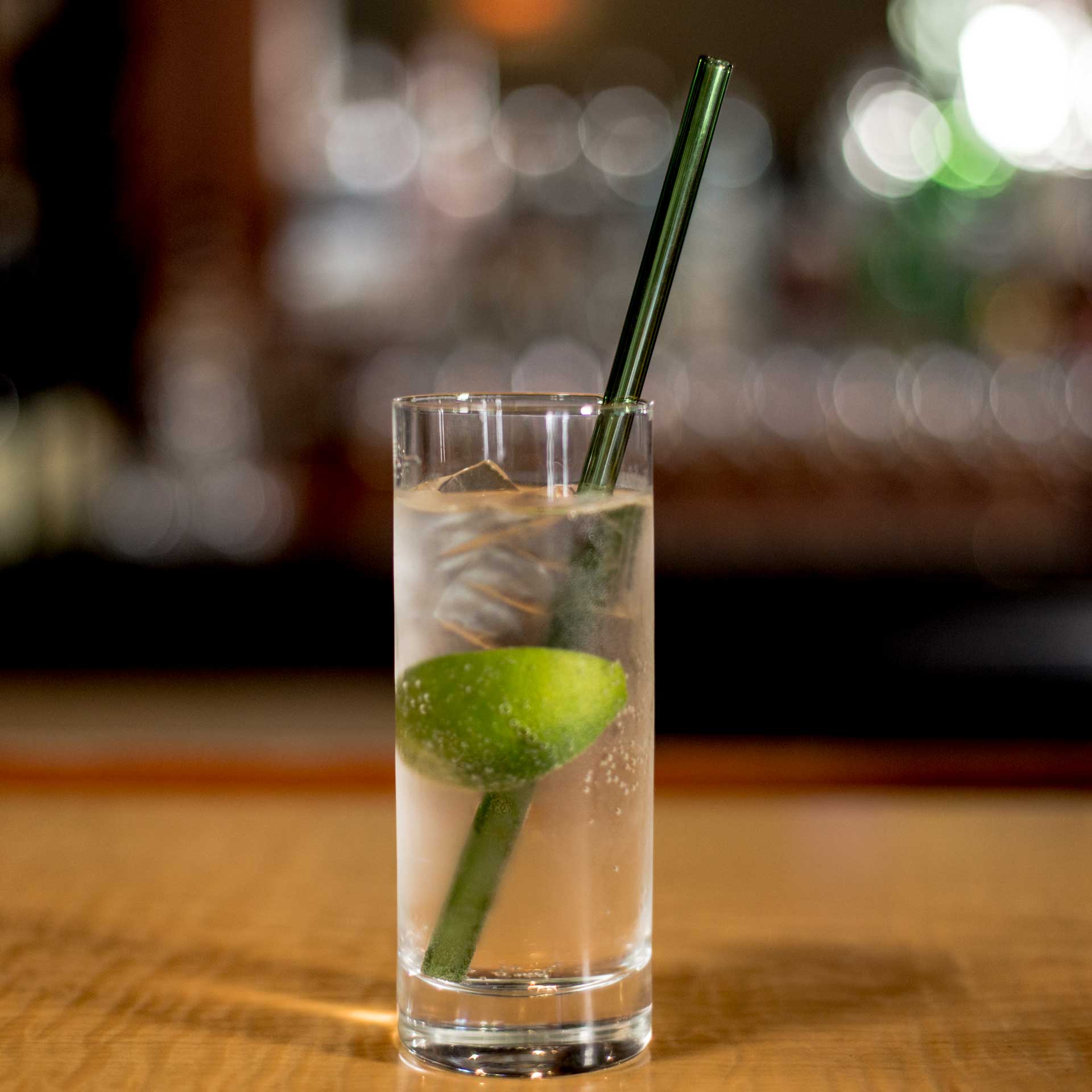 EcoGlassStraw_Straight_Green_lime_TallGlass.jpg
