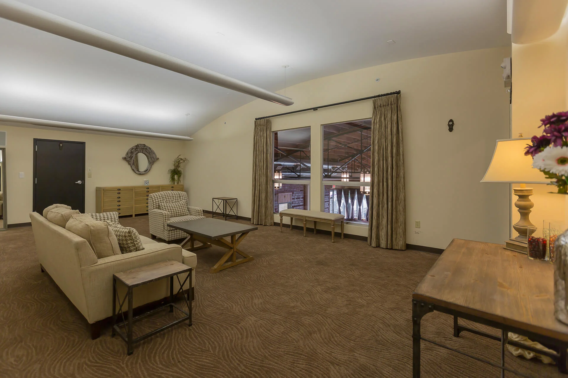 ❖ Renaissance Square