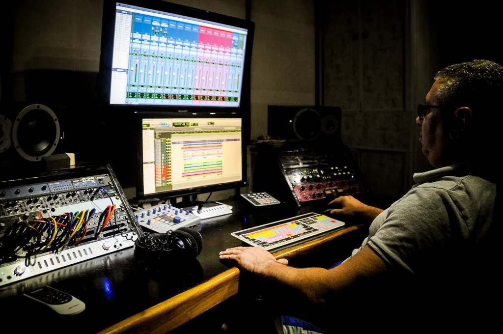 sliderecords_amauryperez-rodriguez.jpg