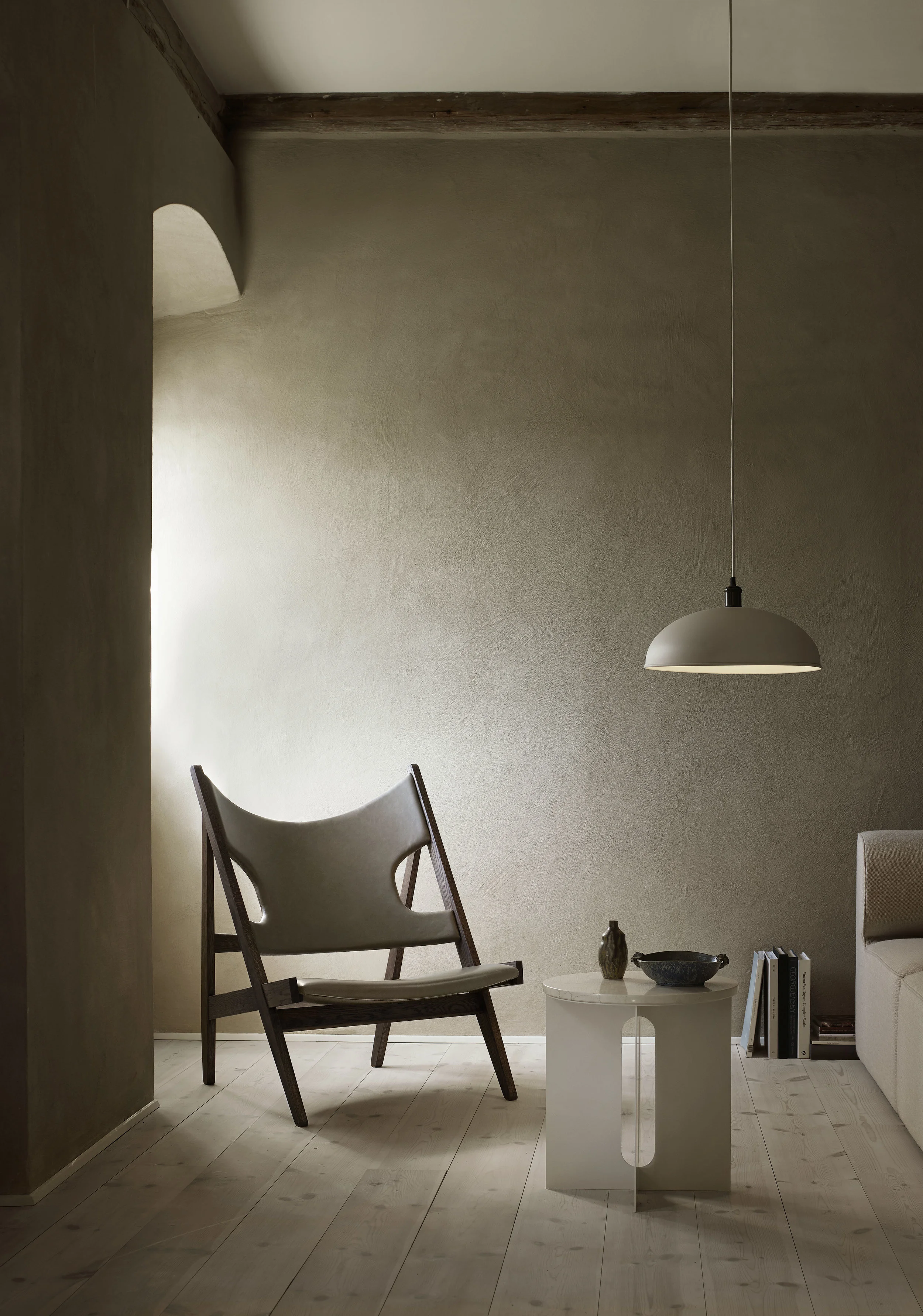 MENU_Kniting-Chair_Androgyne-Table_Hubert-Pendant-45_Low Res 72dpi JPG (RGB)_444426.jpg
