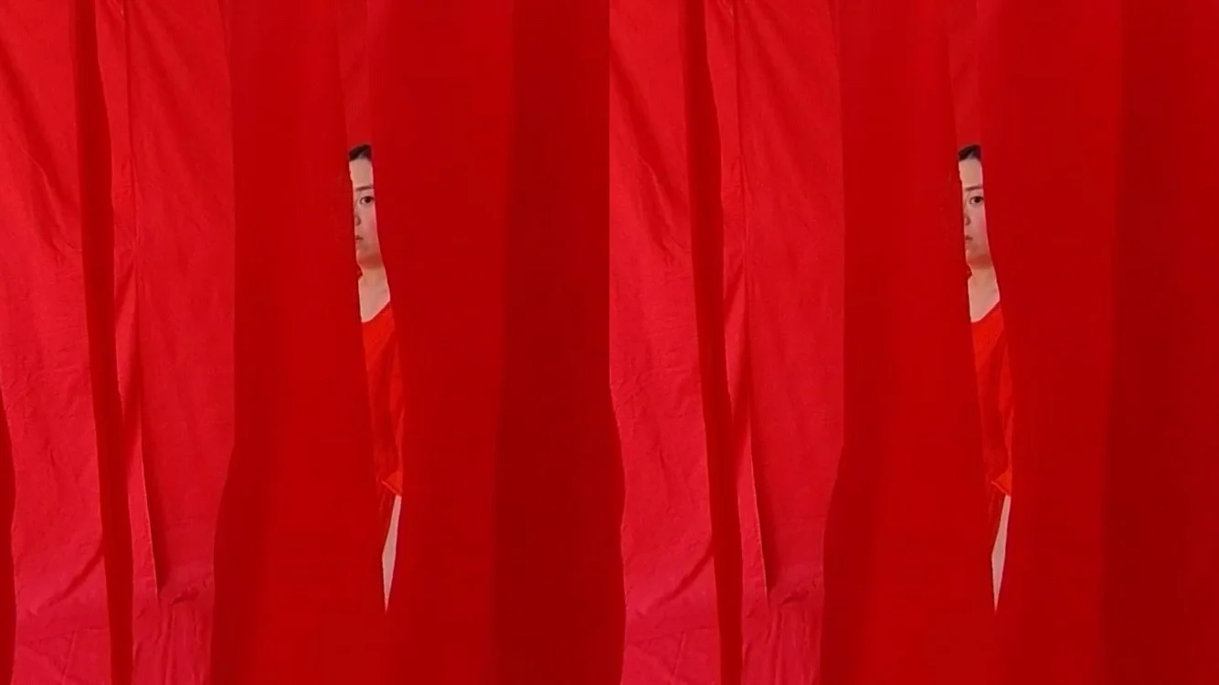 Imagining Somewheres is an interdisciplinary undertaking, combining visual art, virtual reality, and decolonial theory to explore hope beyond the known and solidarities across difference. This two-fold project – consisting of an abstract VR piece, an installation, and a written thesis – investigates obstruction as a beginning and its role in future-building.