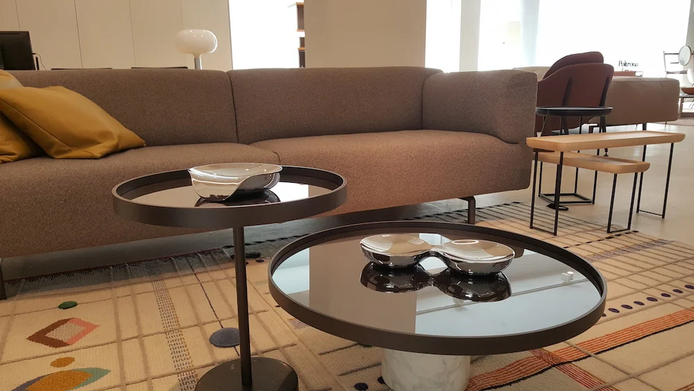 Silver Flowing on black table 