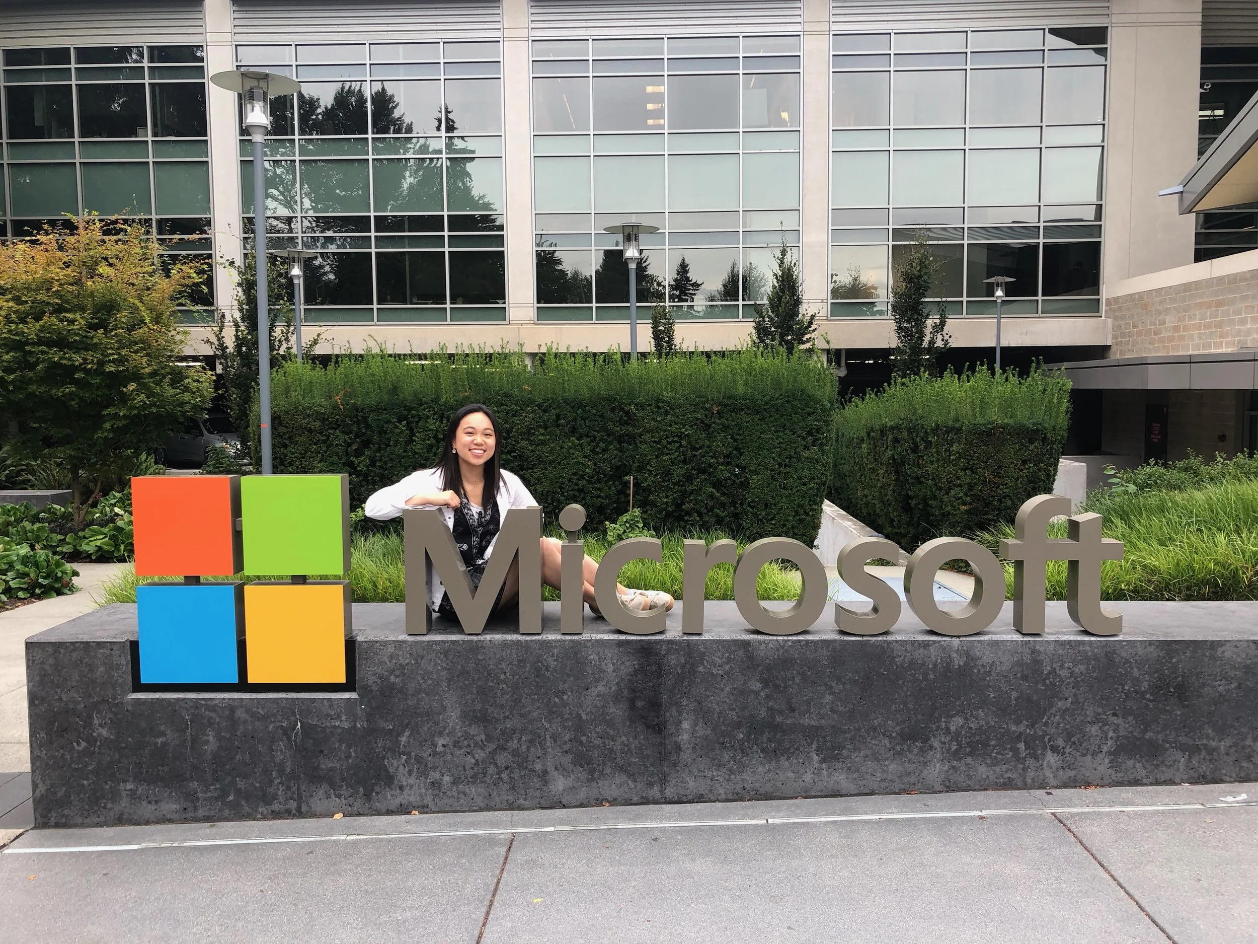  Entering the office on my first day with excitement, I had expected that “Bing ads” meant I’d be working on search ads. Later, I learned that my product for the summer would be Microsoft’s native advertising solution, called the Microsoft Audience N