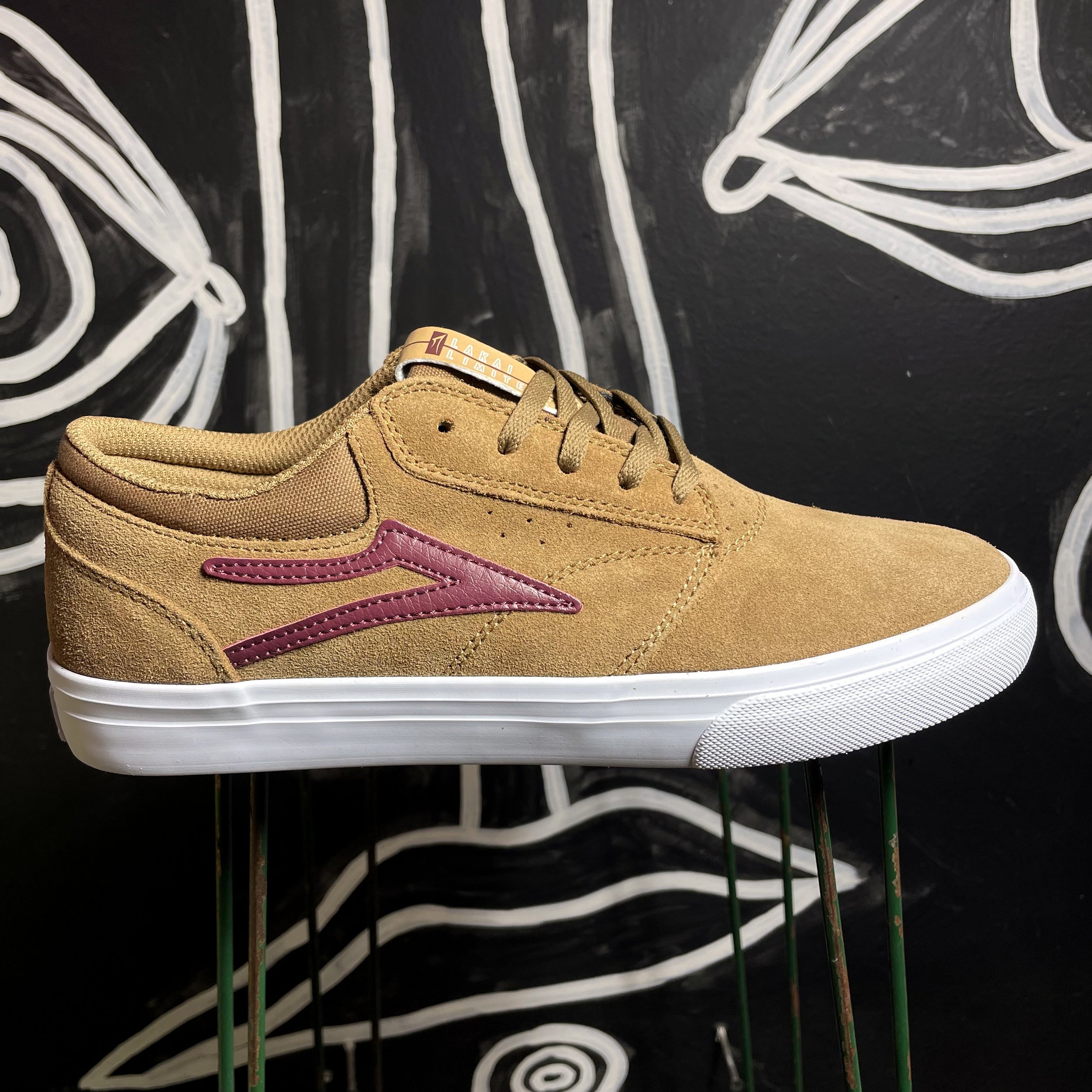 brown lakai