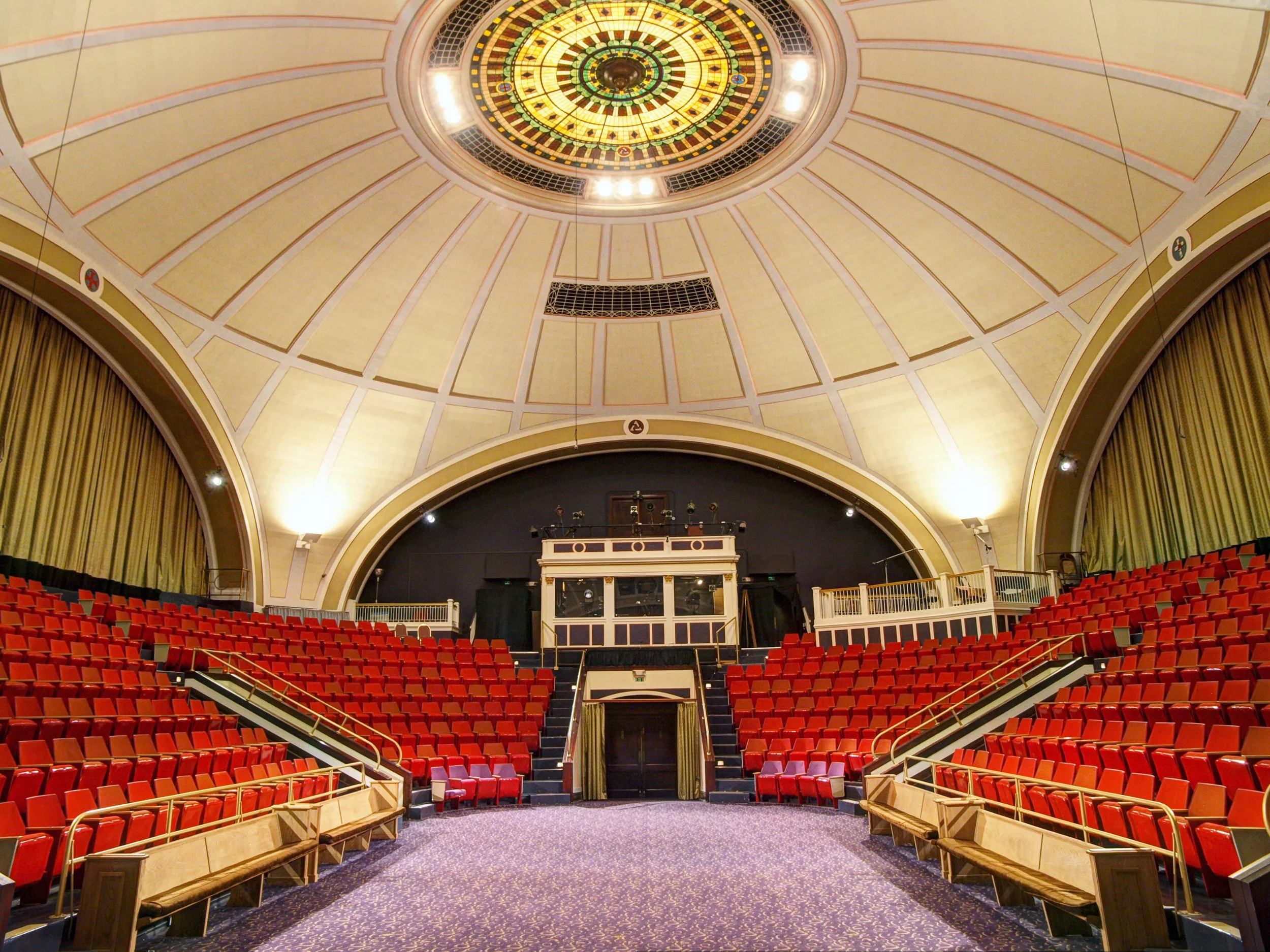 Aud10.Grand.Entrance.w.Ceiling.+.Sides-14 006.jpg