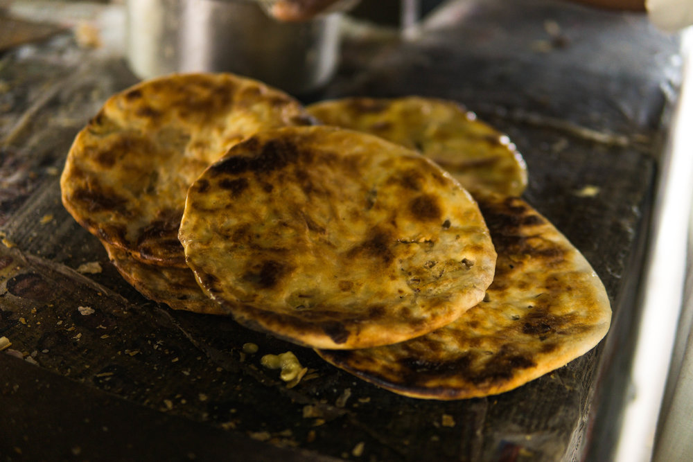 Amritsar-kulcha-with-butter