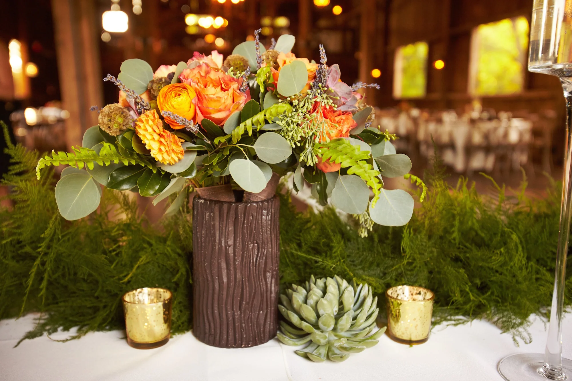 Dover-Farm-Wedding-Head-Table-Flowers.jpg