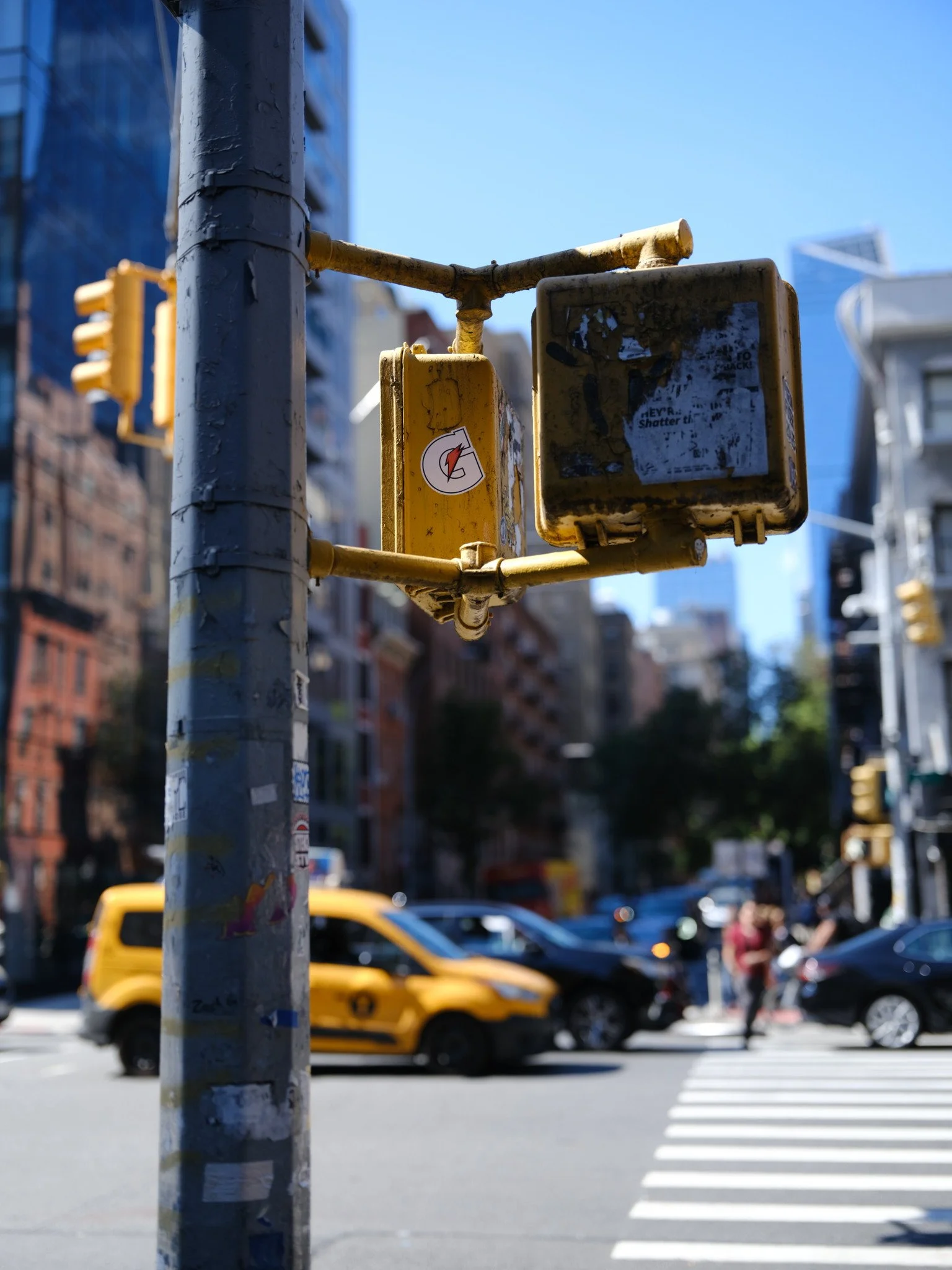 G CROSSWALK SIGN 2.jpg