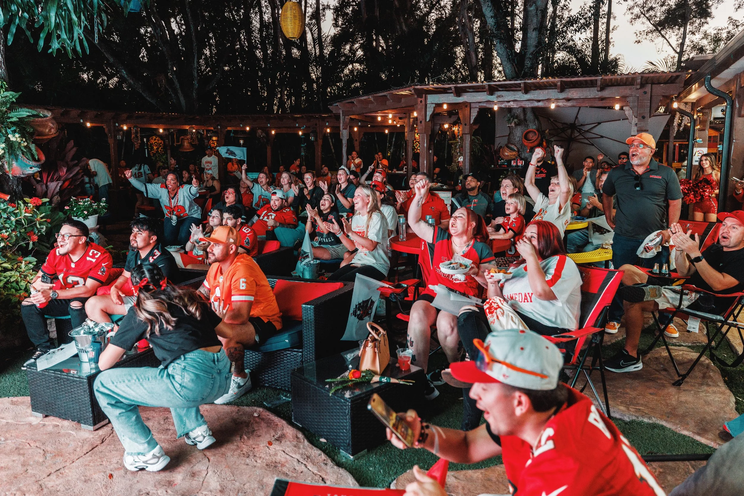 251020_DD_BucsVsLionsWatchParty_036.jpg