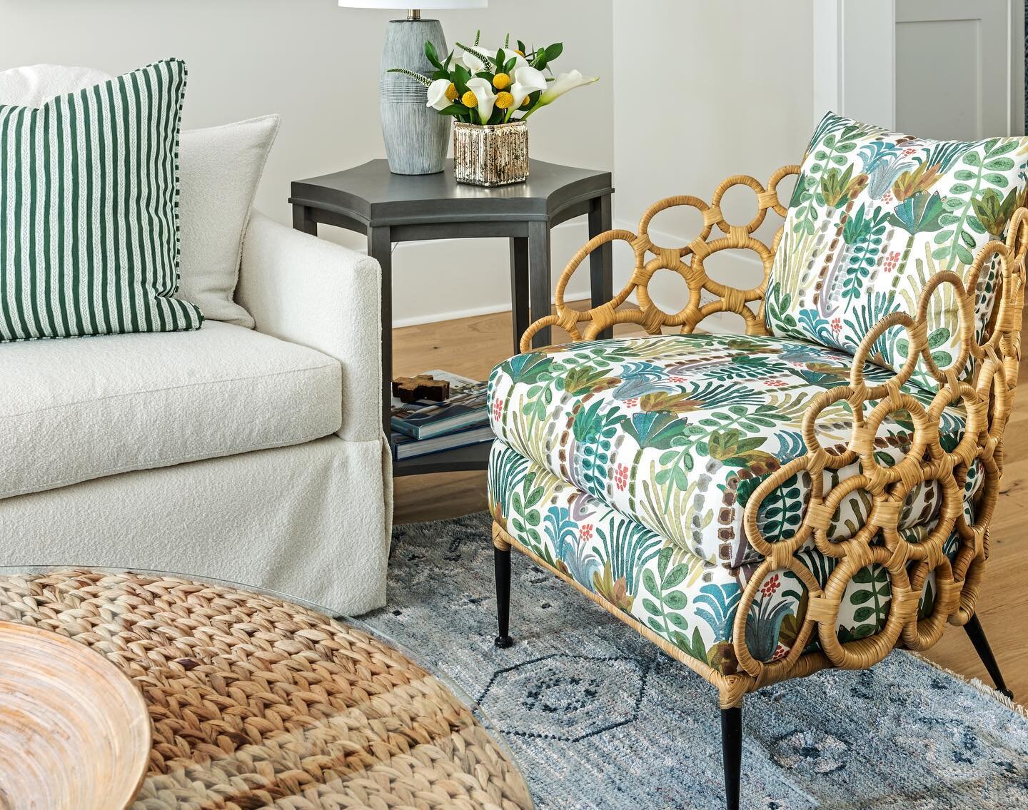 Color, pattern, and texture -
this living room has it all! All of the upholstery was custom made to create the perfect living room for our client. Photography by @trippsmithphotography for @chdmag #indigoalleyinteriors