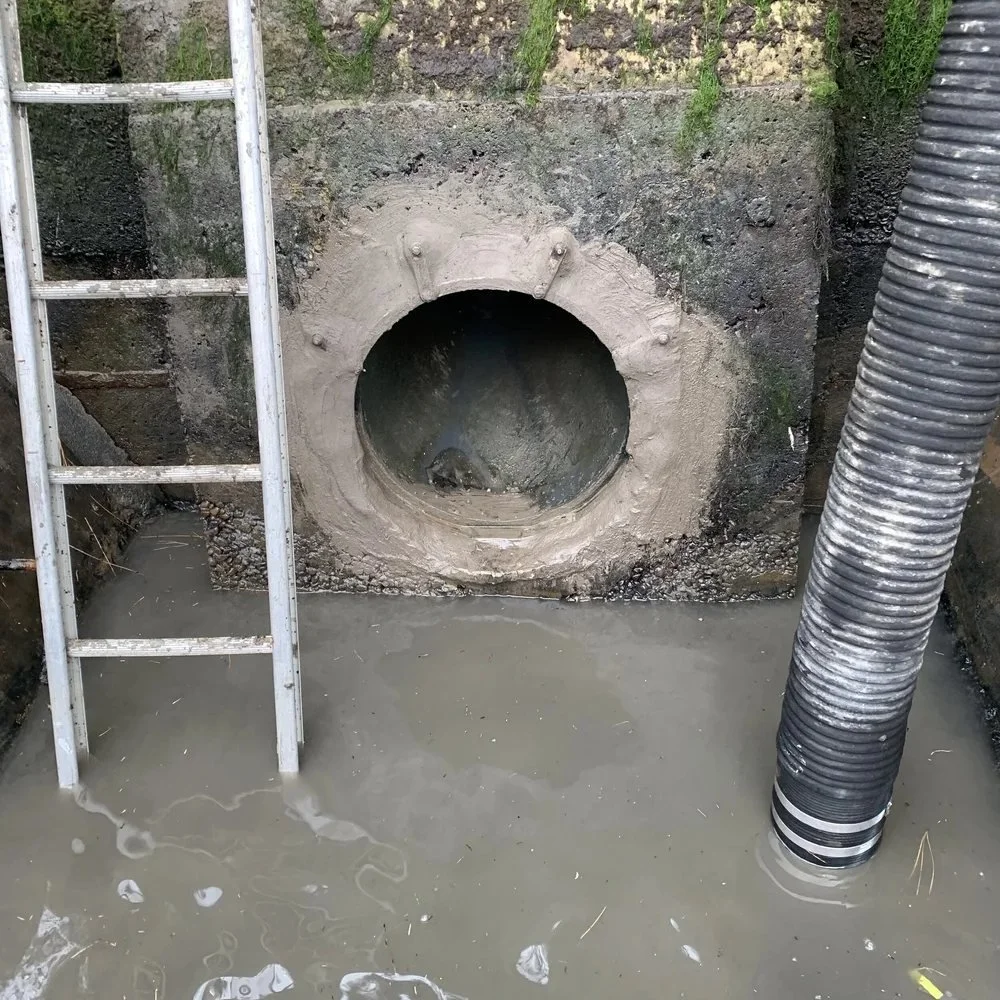 Tovey St / Avon River Outlet 