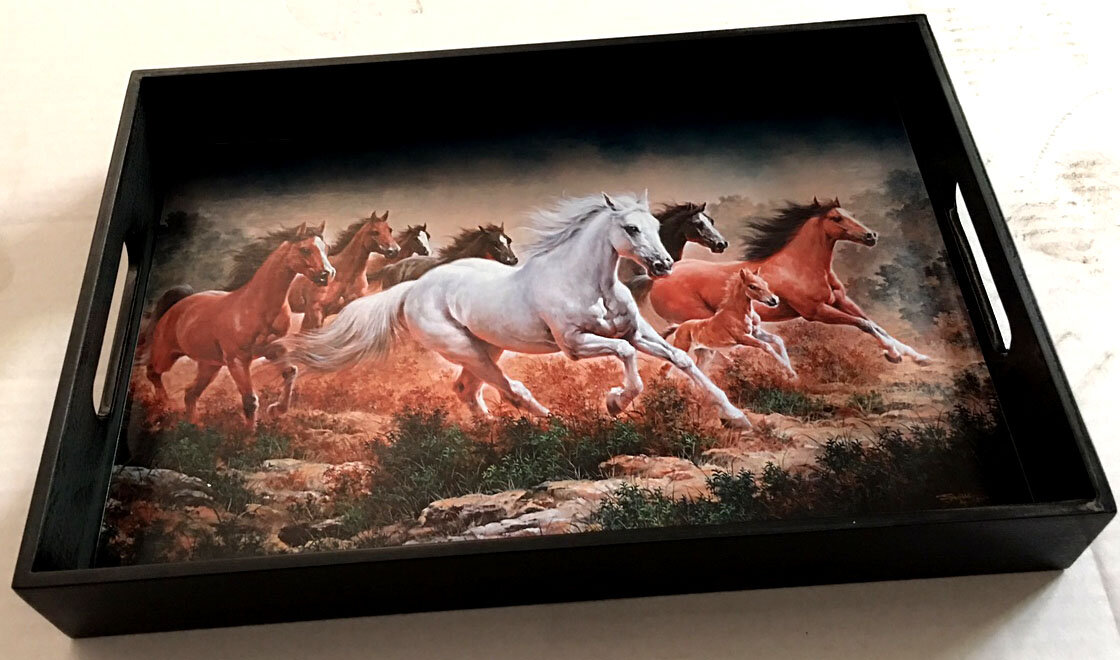 Rectg. Tray L size- 8 Racing Horses.jpg