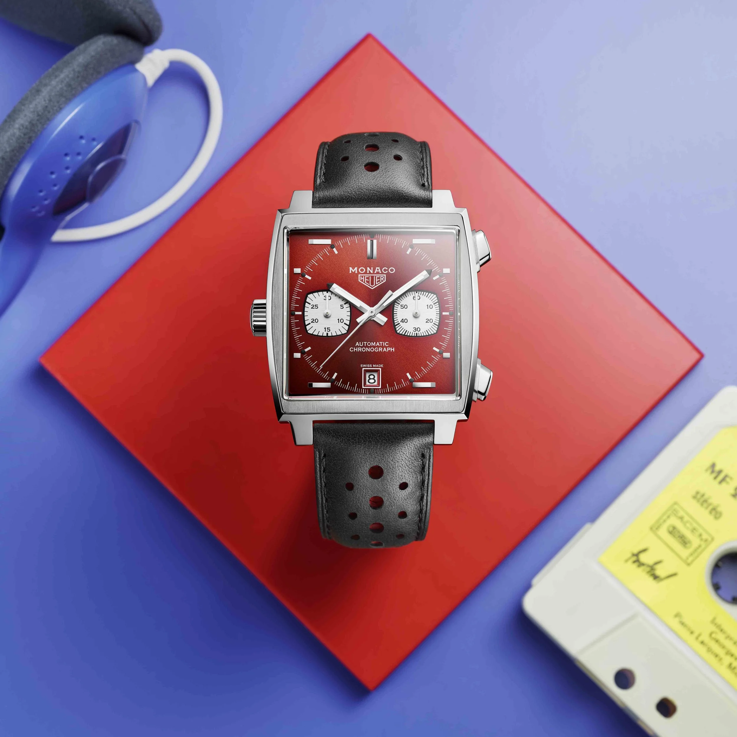 CAW211W.FC6467 SPECIAL ED. THROUGH TIME 80'S - LIFESTYLE 2019.jpg