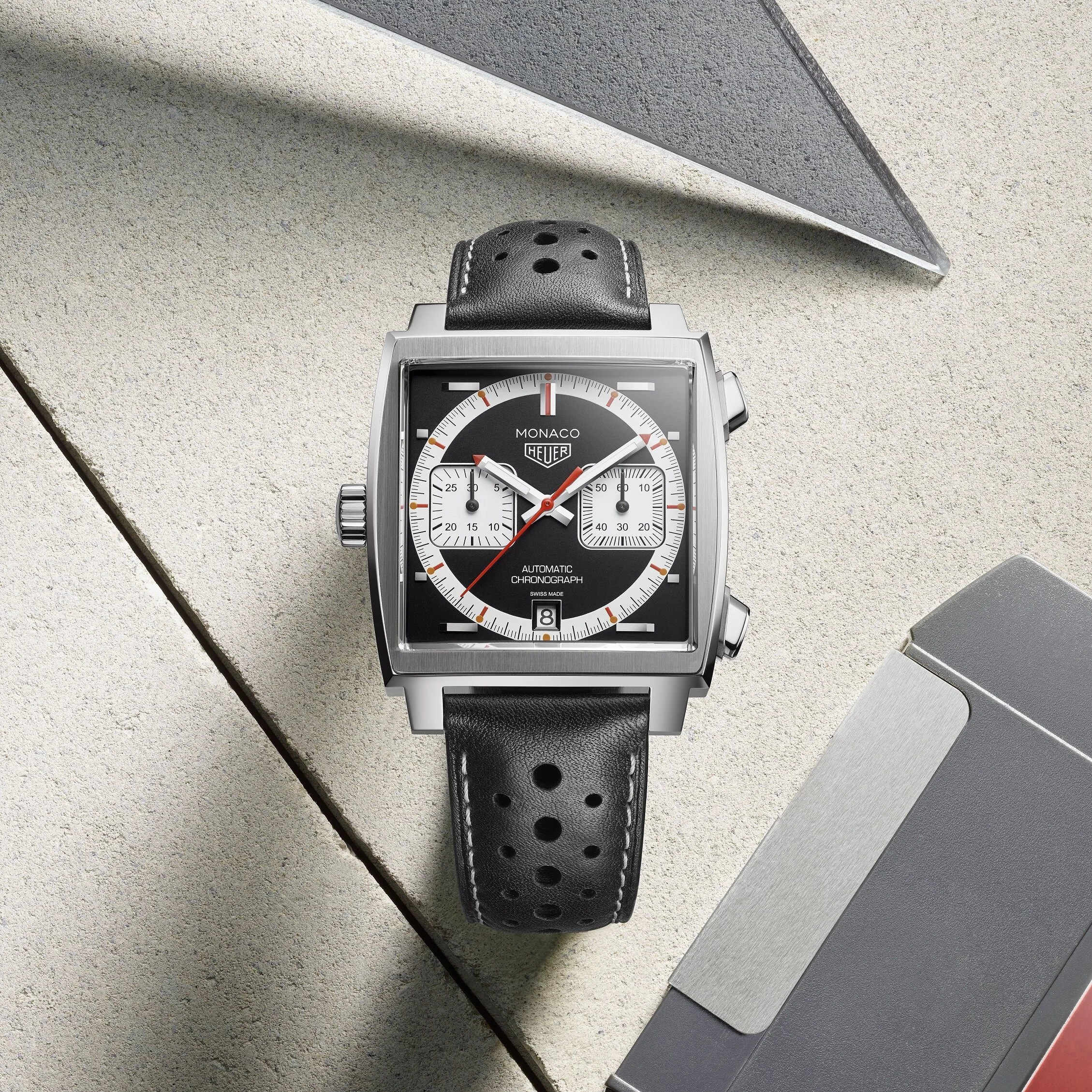 CAW211Y.FC6469 SPECIAL ED. THROUGH TIME 2000'S - LIFESTYLE 2019 HD.jpg