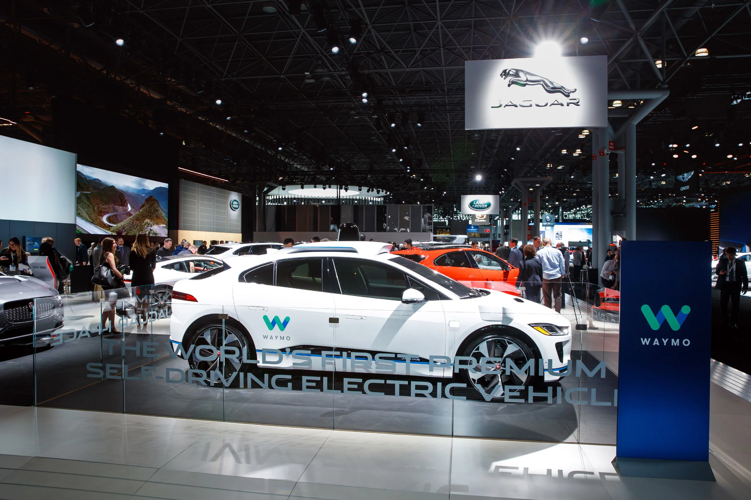JLR_NYIAS_2018_025.JPG