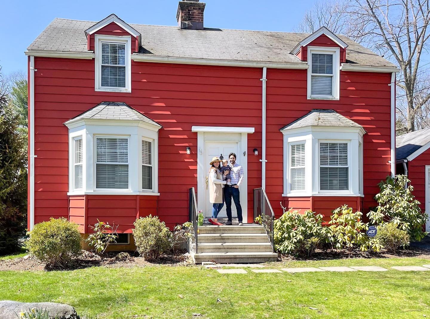 Looks like I&rsquo;ve got a new sort of space. 🏡
-
I cannot believe it, but we are officially homeowners!
-
I wasn&rsquo;t sure this was going to happen any time soon and it has been a JOURNEY to get here, but we made it! (To those of you trying to 