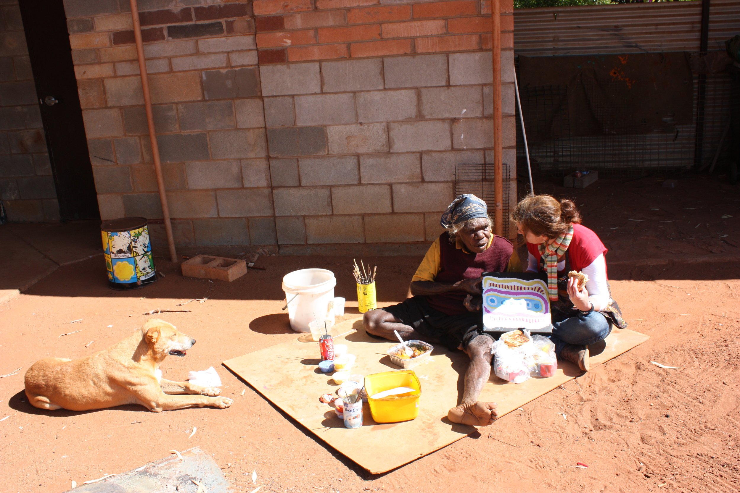 In Yuendumu met Rosie Nangala Flemming.JPG