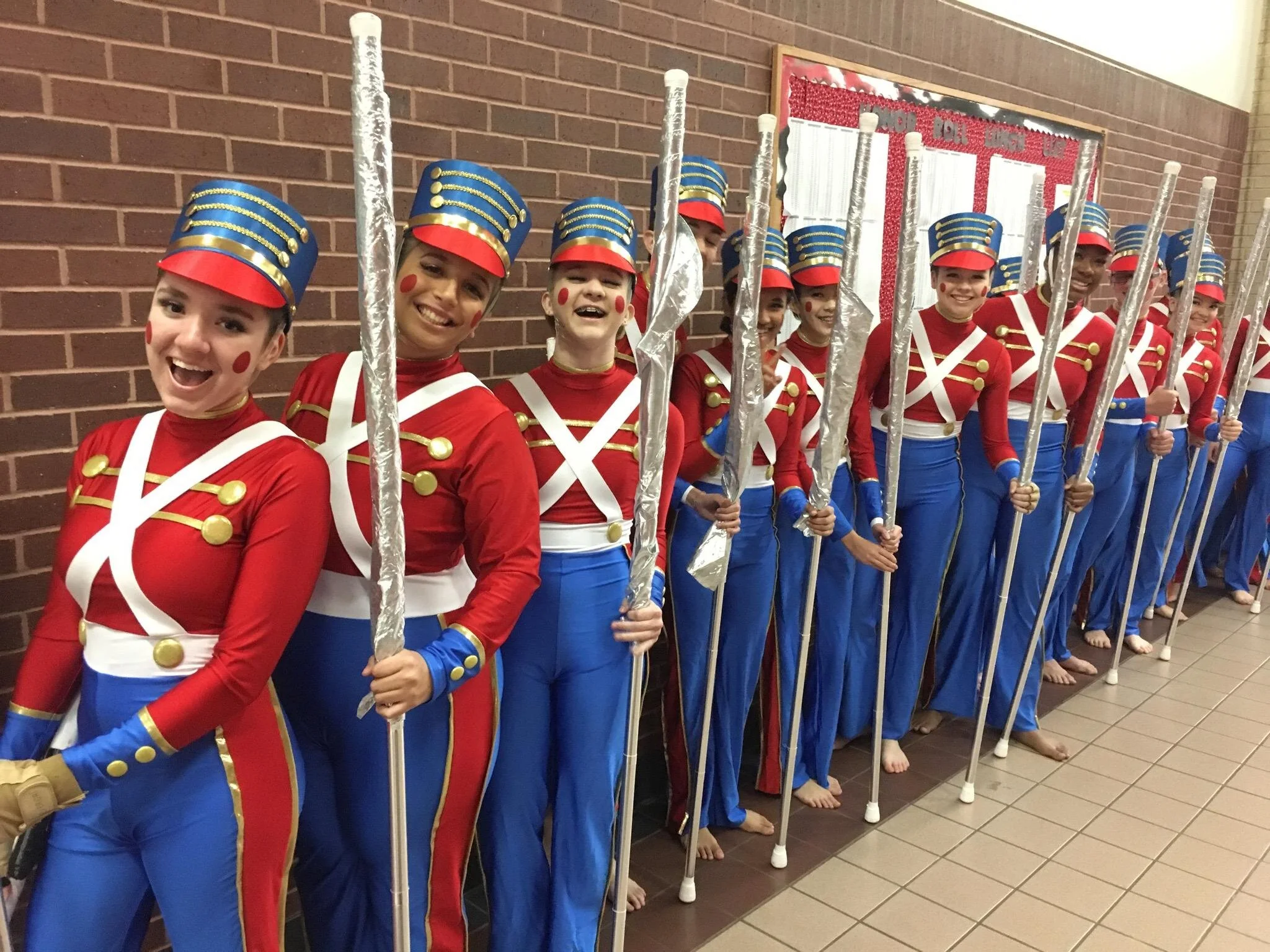 WGPWTOY19 soldier buttons team.jpg