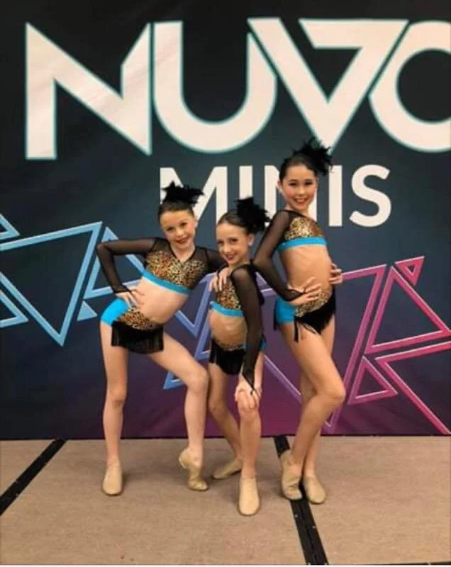 YTRIOCATS19f 2pc colorblock fringe teardrop headpiece trio.jpg