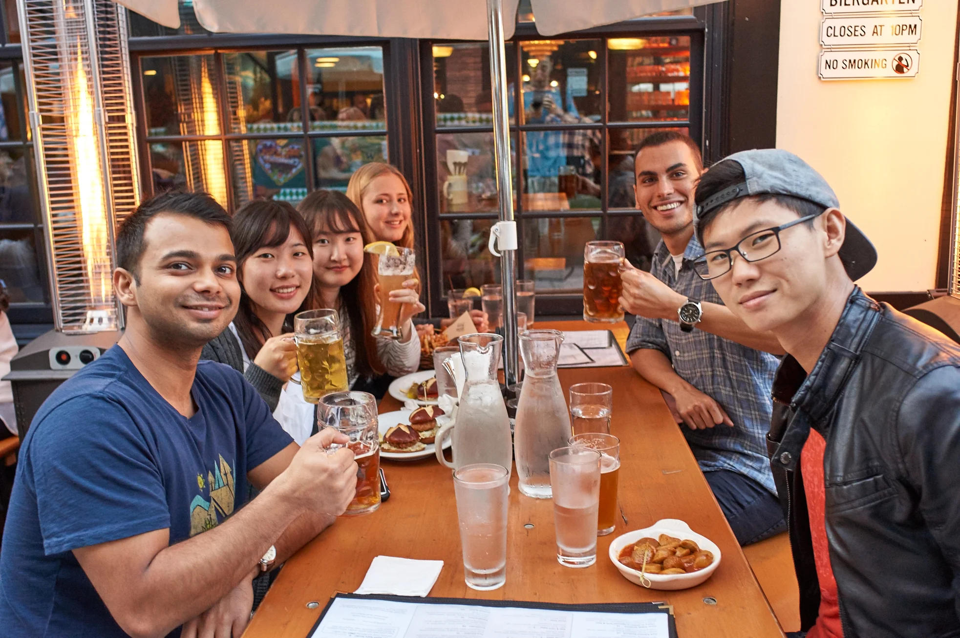 Happy Hour_003.jpg