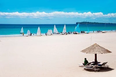 Uppuveli beach in Trincomalee. Photo Credit: Hiranya Malwatta