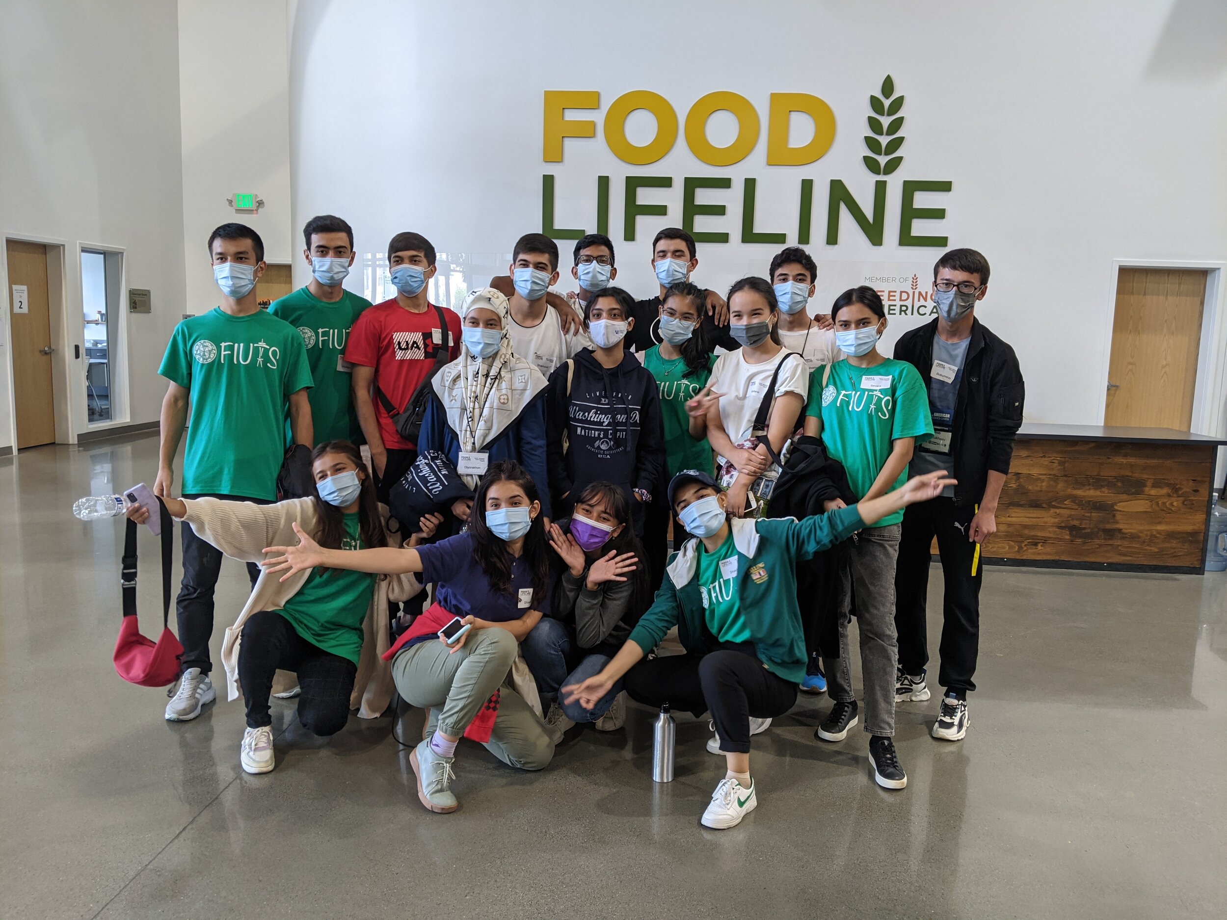 Volunteer service project with Food Lifeline