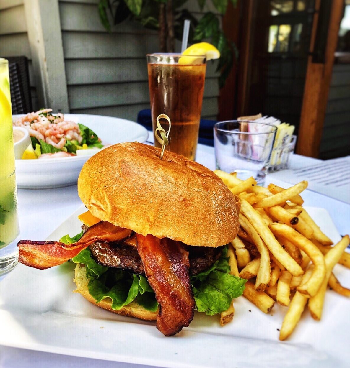 GRASS-FED BISTRO BURGER 🔥
...with added bacon, because let&rsquo;s be real, everything&rsquo;s better with bacon! #mistralrws