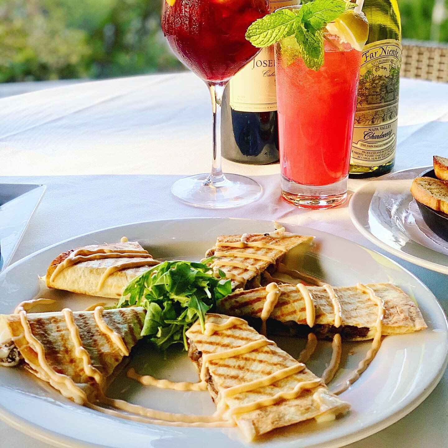 SKIRT STEAK QUESADILLA 🤤
With caramelized onions &amp; chipotle aioli... Available when you dine-in or takeout! #mistralrws