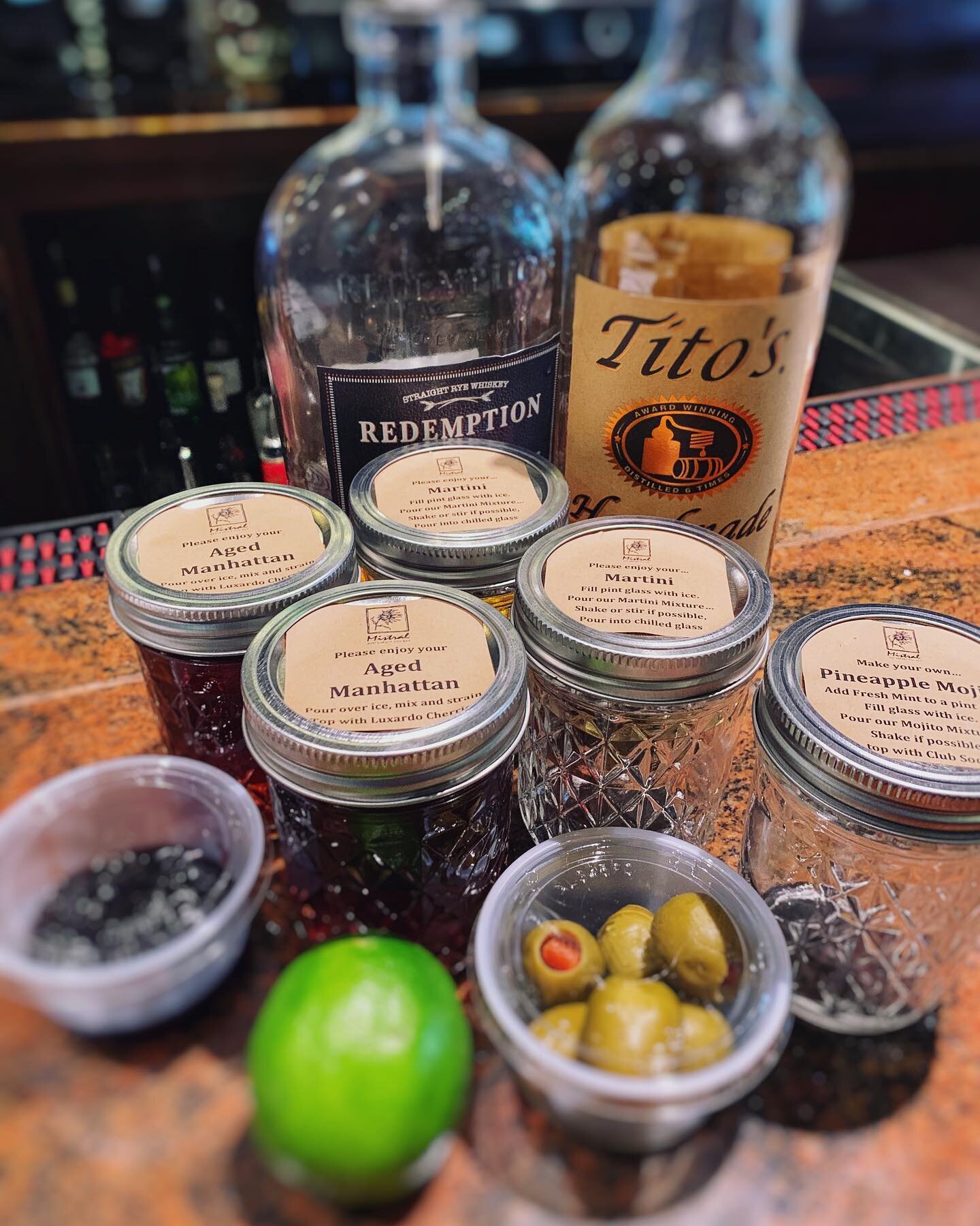 Who needs a mason jar cocktail?! Order your dinner &amp; drinks 🥩🍸
📲 650-802-9222