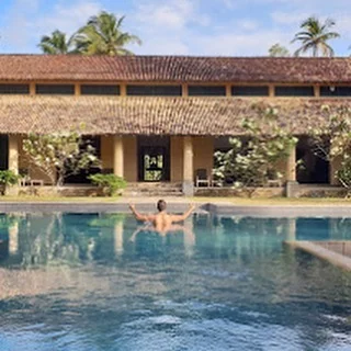 YOGA RETREAT Feb 2020
🕊10% discount if you book by the end of September. Exploring the Koshas over 7 days, 2 x daily yoga &amp; meditation classes in a luxury home near the southern shores of Sri Lanka... the true meaning of retreat 🙏🏼