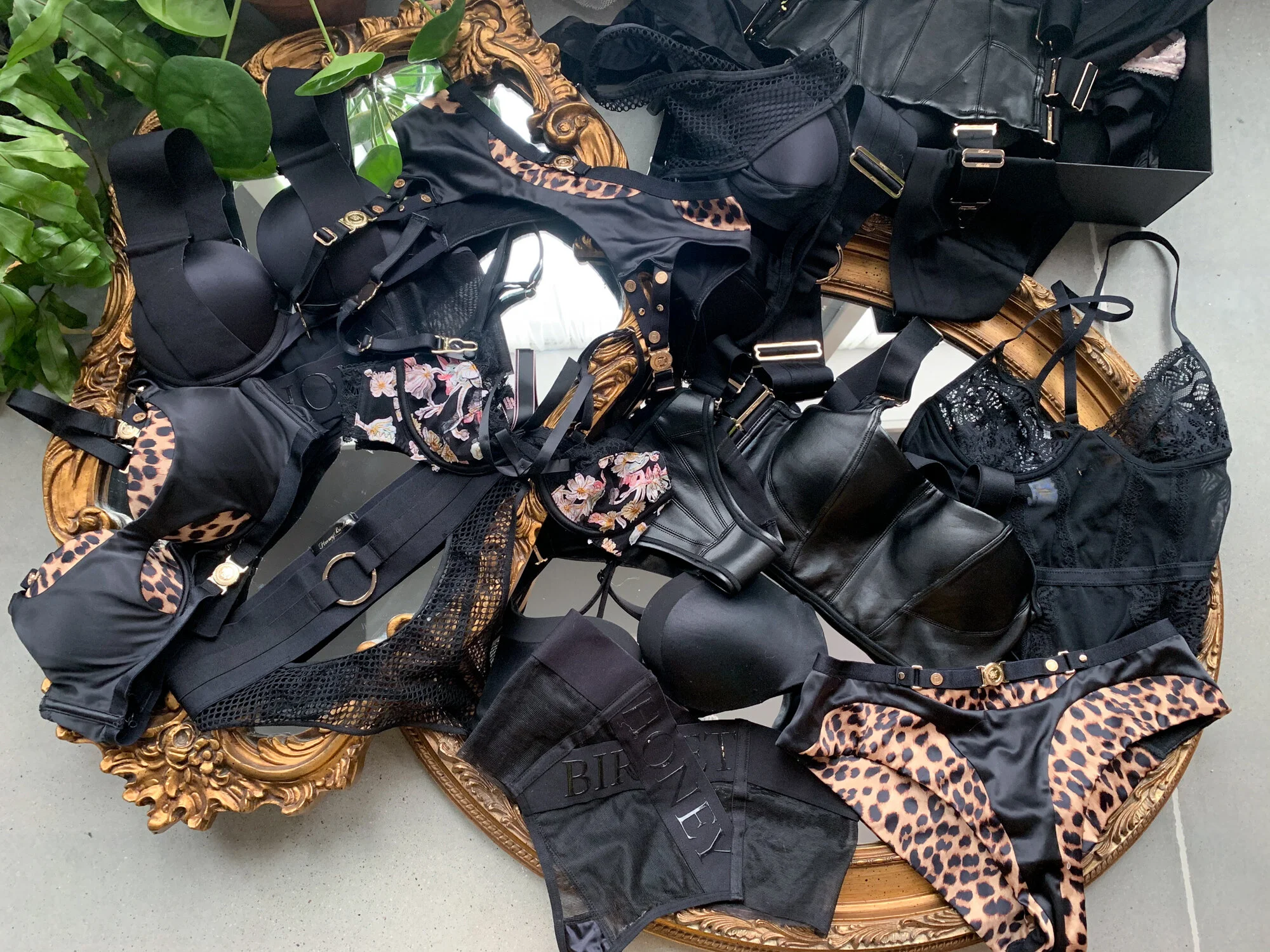 Why You Should Splurge on Black Lingerie | Kansas City Boudoir Photographer