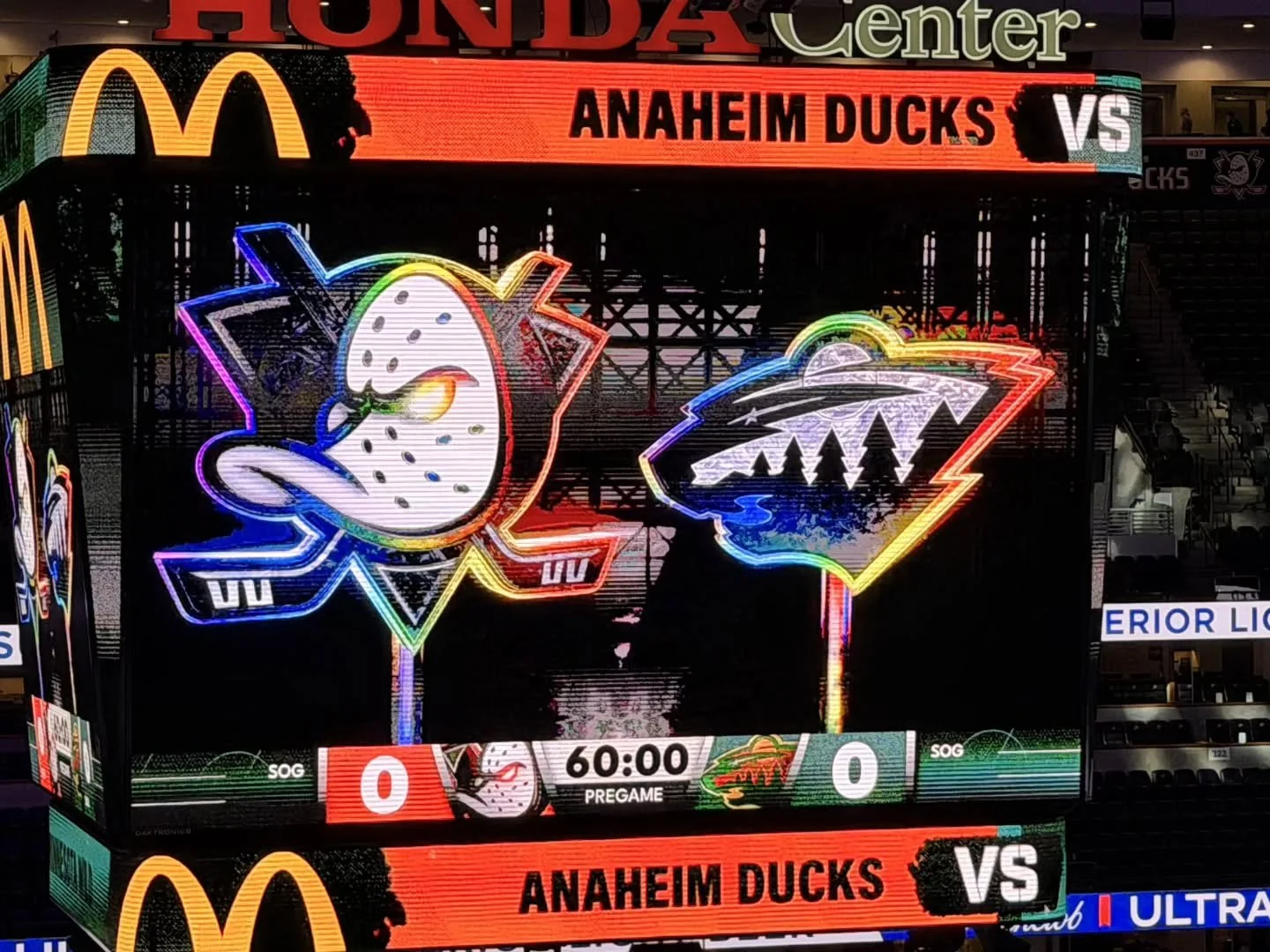 🏒 Hockey. 🧊 Ice. 🇺🇸 US National Anthem. Check, check, and check! Last night, members of MenAlive sung the national anthem at the start of the @anaheimducks game against the @minnesotawild! I guess you could say that it's kinda our own @heatedriva