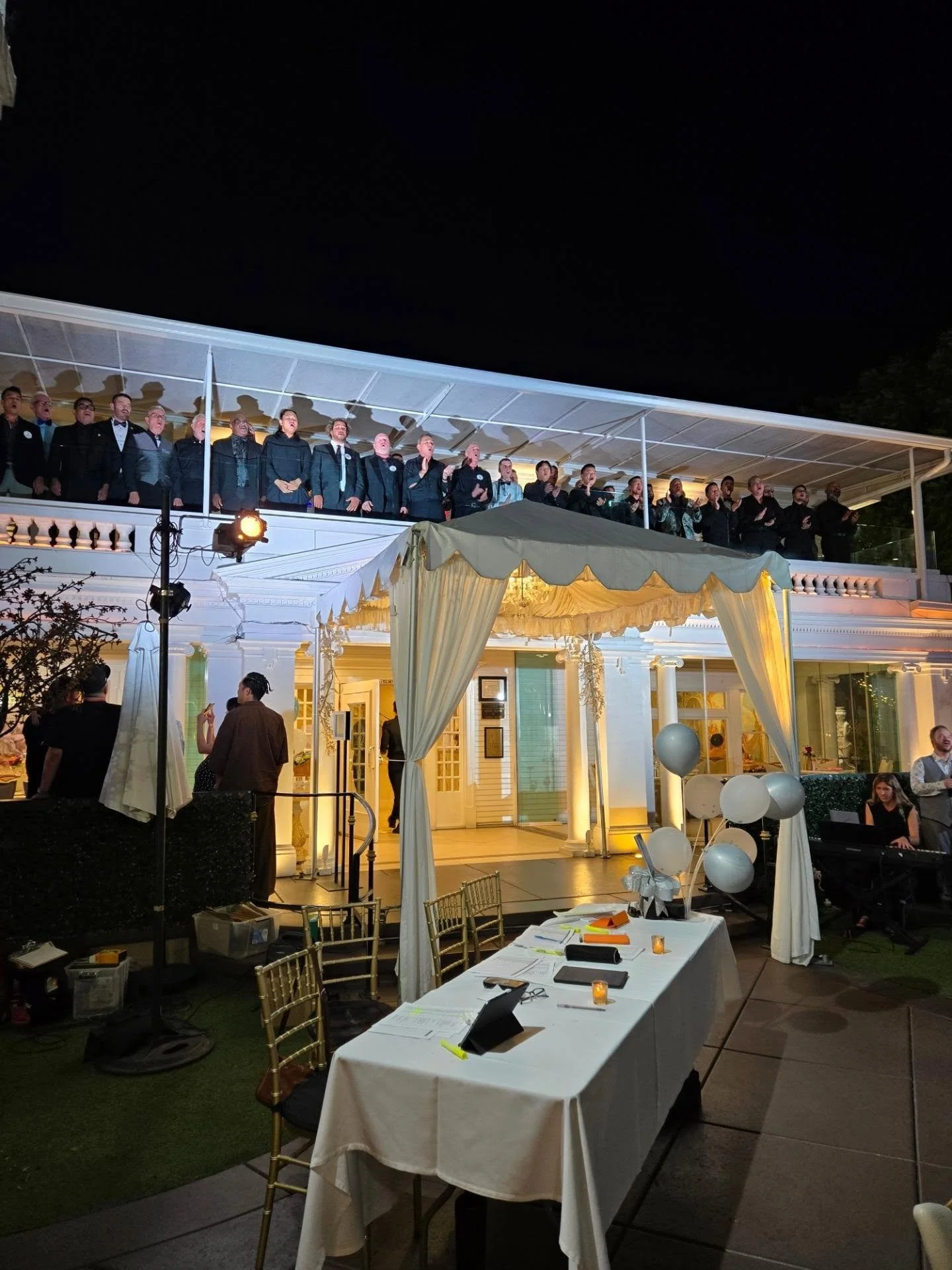 Pure joy last night at the @voicesaliveoc annual Gala celebrating 25 years of MenAlive!!! Pure imagination too. Wow! So cool that so many were there to join us for this incredible milestone. From hearing @menalivechorus, and the debut of @pridealiveo