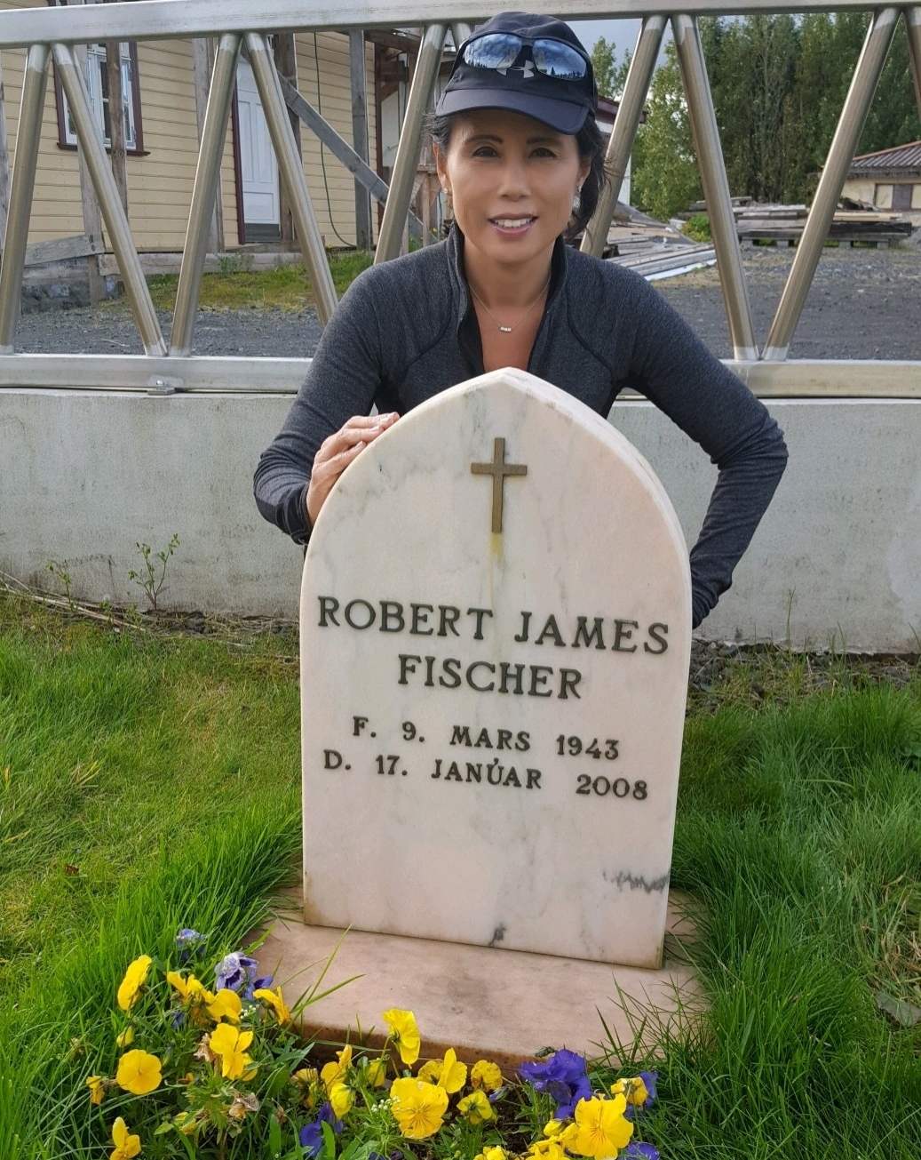  VP Kimberly visited the grave of former World Champion Bobby Fischer near Selfoss, Iceland 