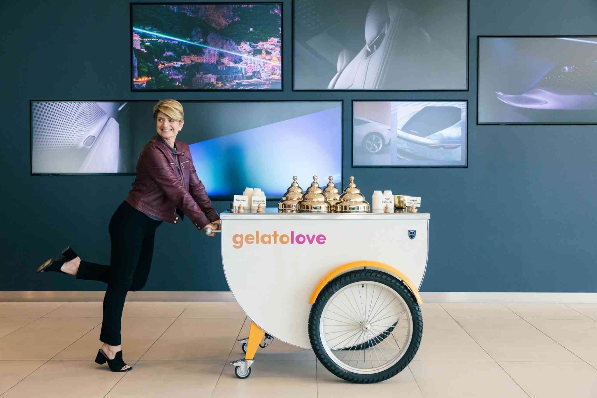 GelatoLove Owner with Cart