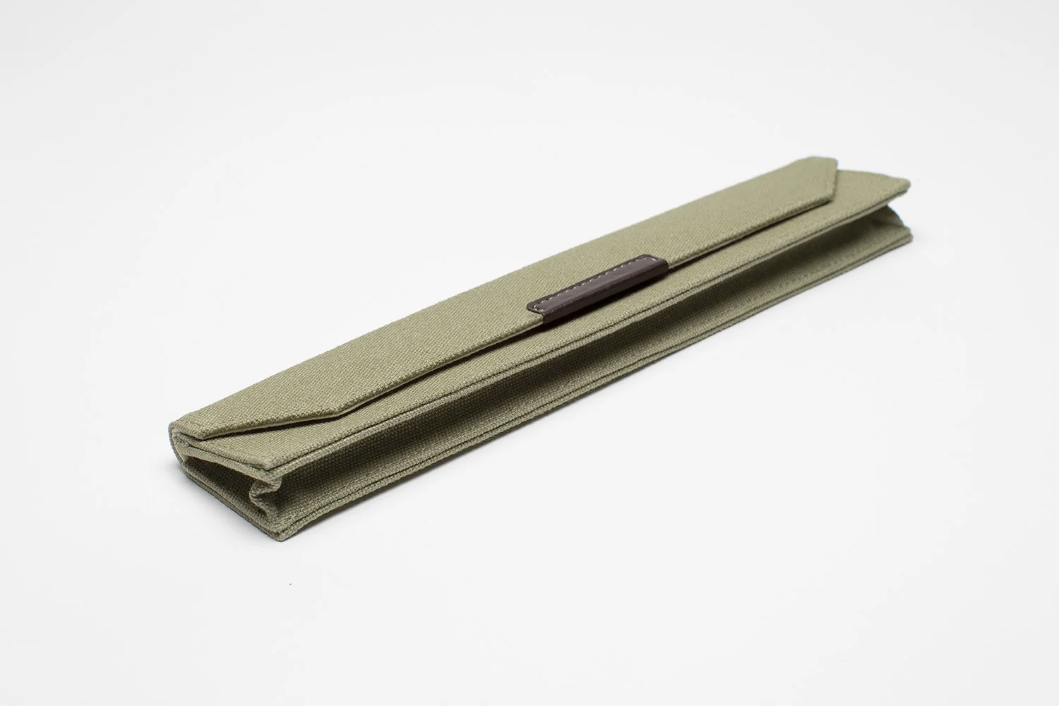 Deluxe Pouch Olive 3 Shop.jpg