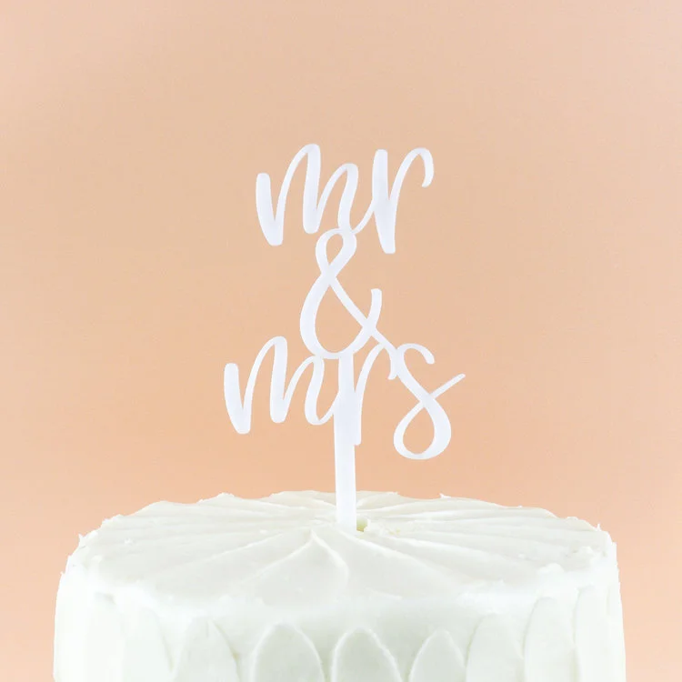 05_May_Cake_Topper_Mr_&_Mrs.jpg