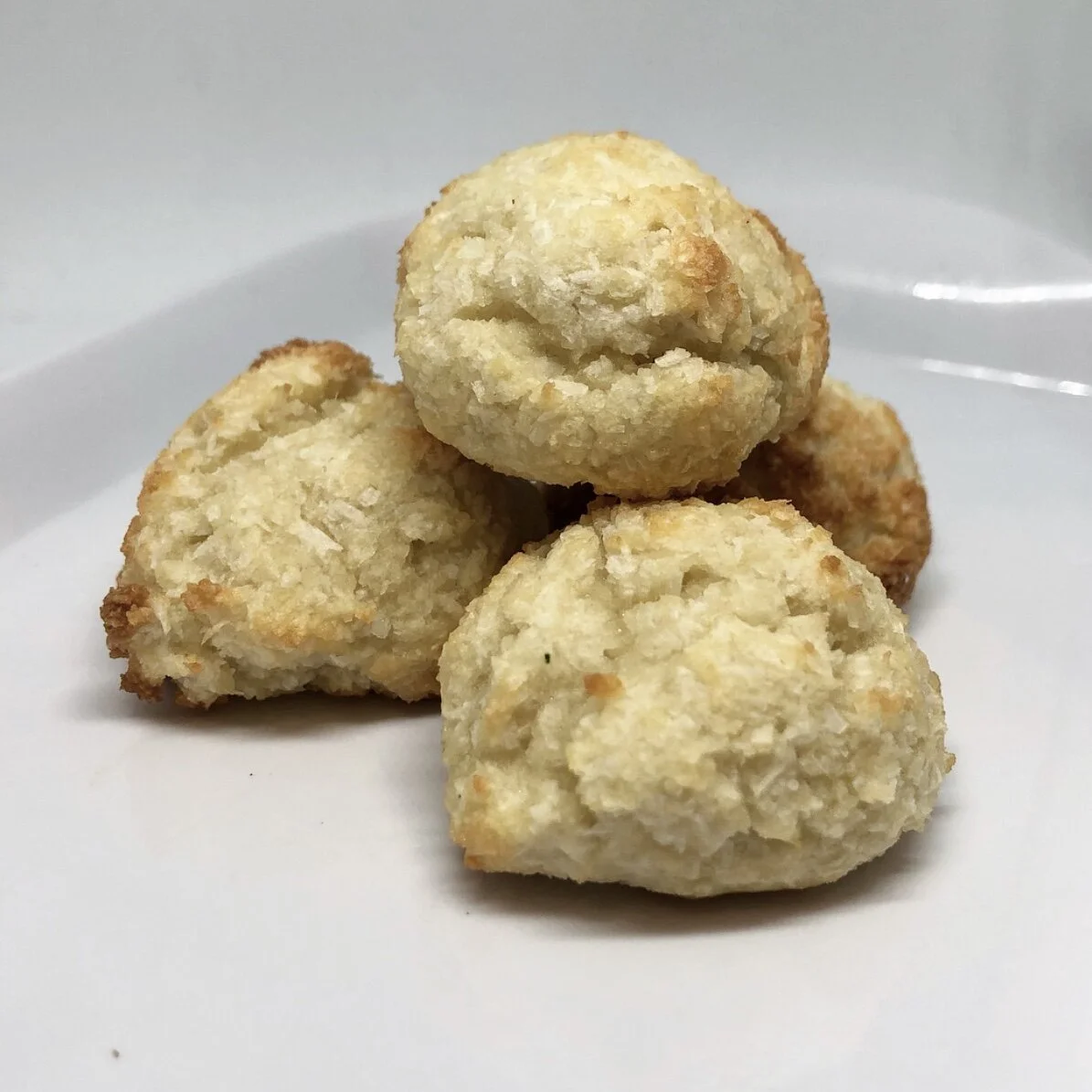 COCONUT MACAROON BALLS