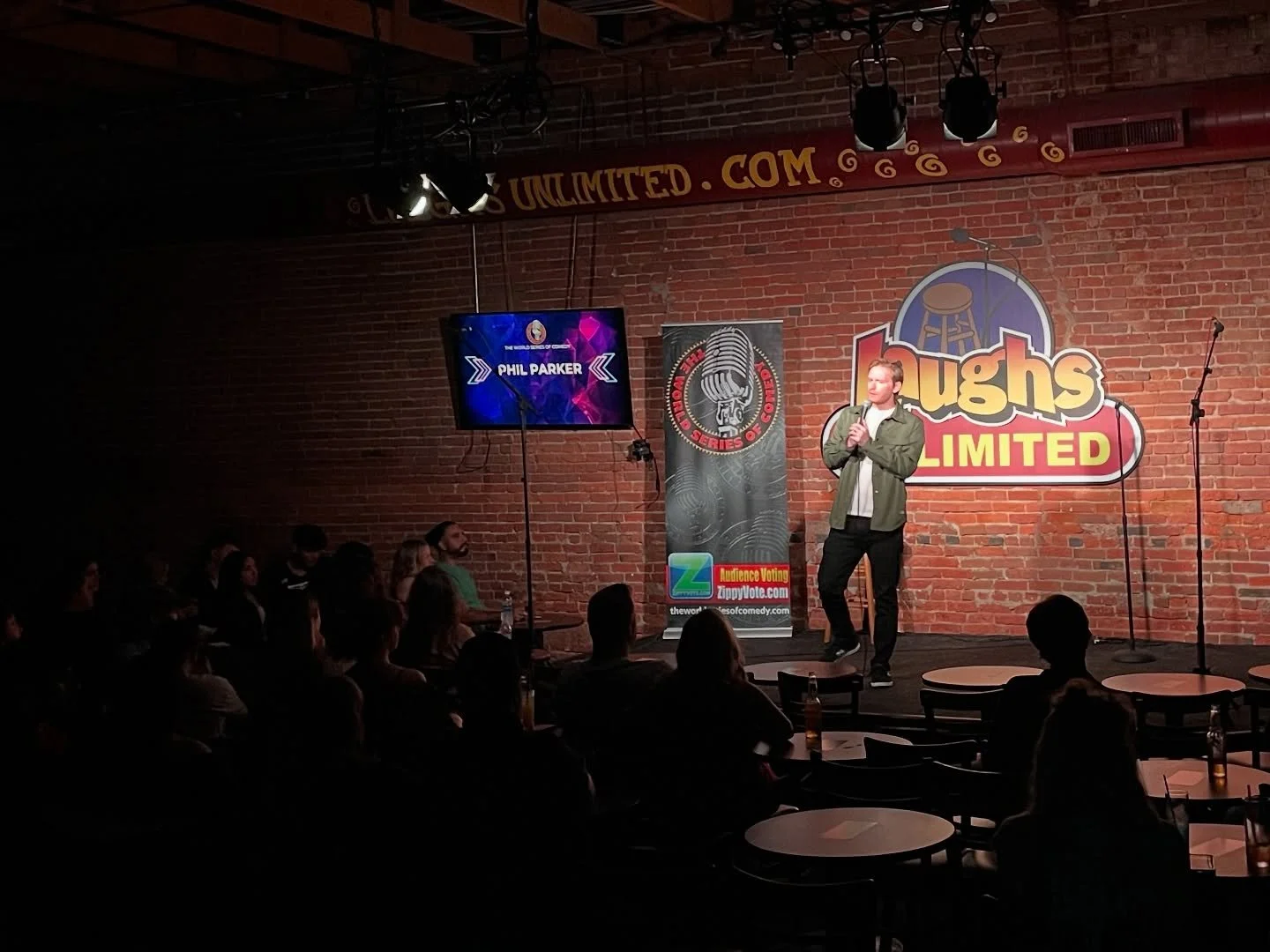 Good to be back in the Sac

📸 @dereklunacomedy 
@wsocfestival #sactown #comedy