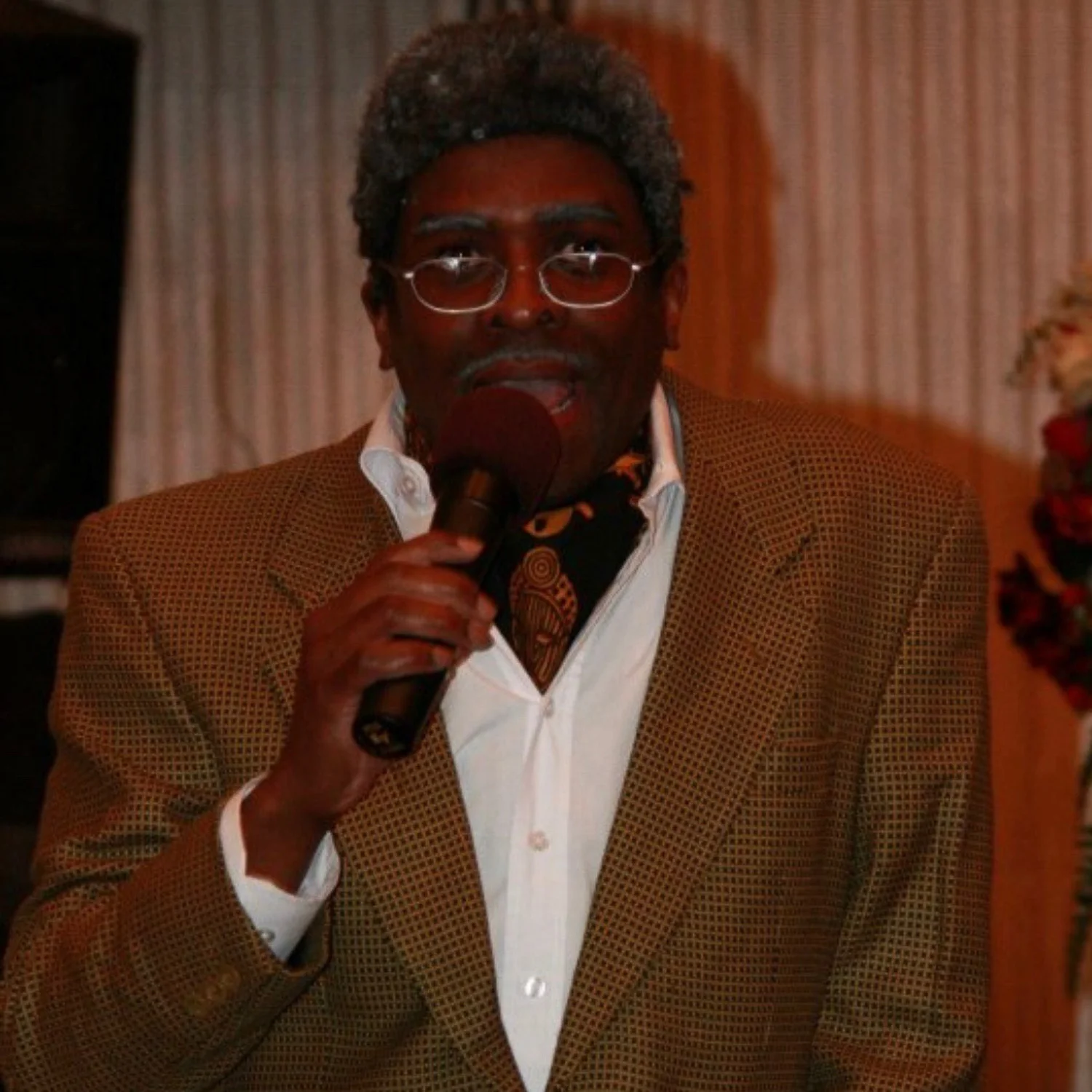 minister-dianco-holder-character-photo-diancoholder.com-lamentation-to-laughter-ministries-1.jpg